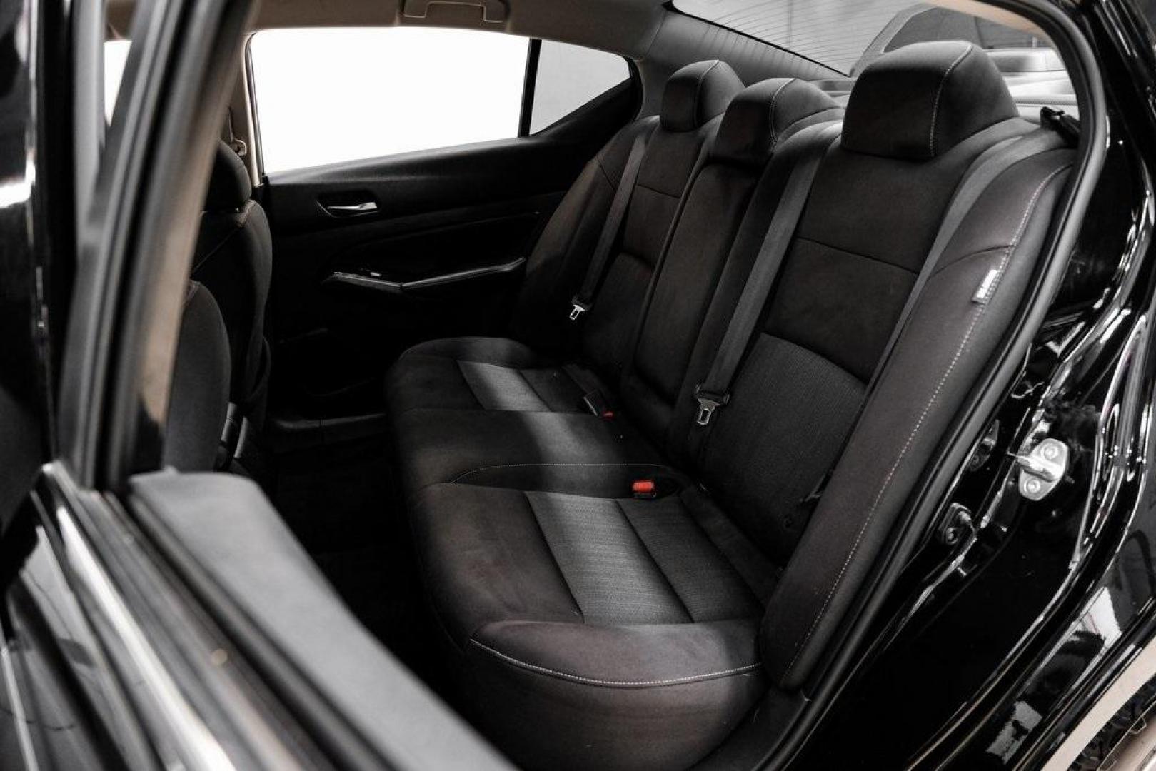 2021 Super Black Clearcoat /Charcoal Nissan Altima 2.5 SV (1N4BL4DV3MN) with an 2.5L 4-Cylinder DOHC 16V engine, CVT transmission, located at 15300 Midway Rd., Addison, TX, 75001, (972) 702-0011, 32.958321, -96.838074 - Photo#45