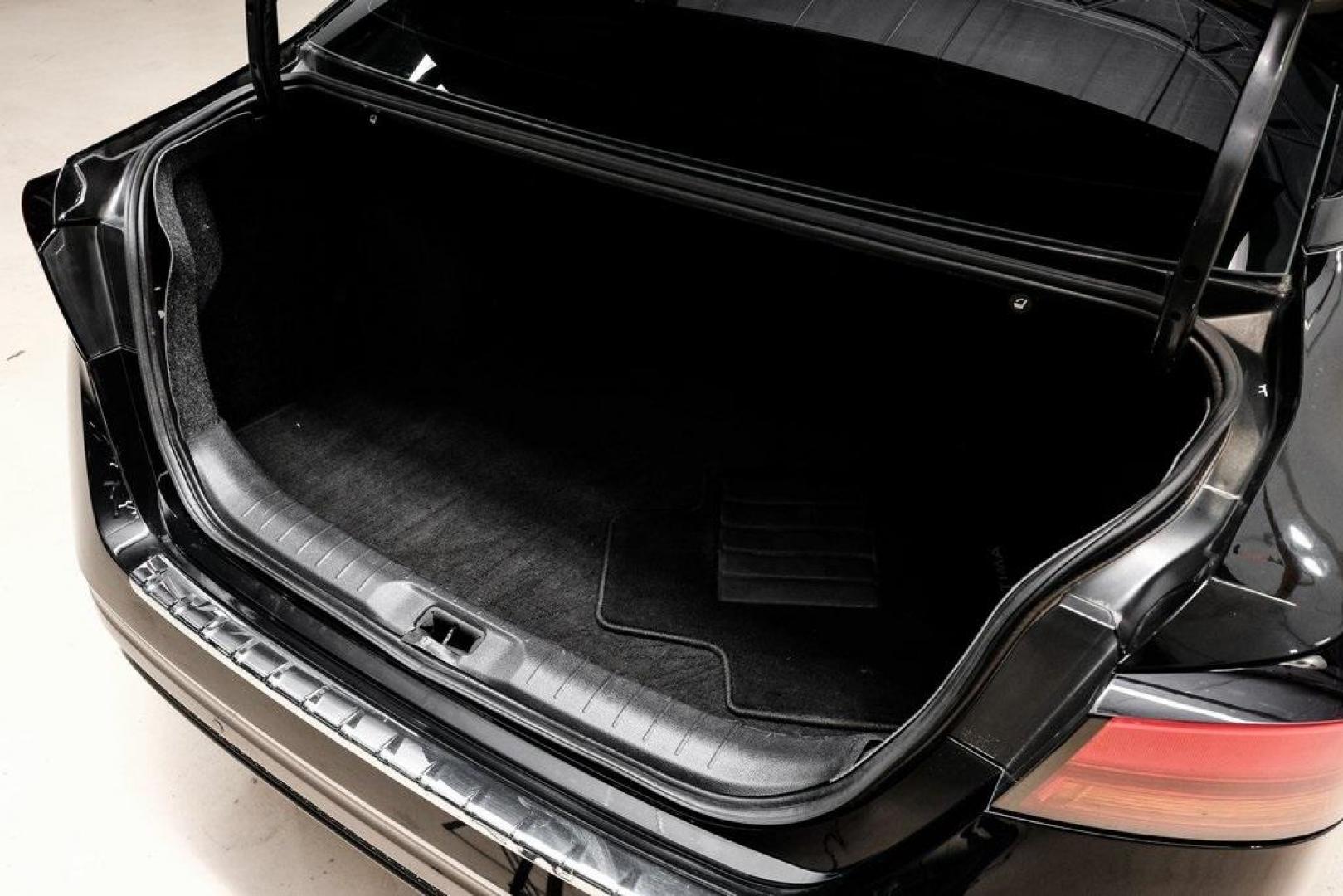 2021 Super Black Clearcoat /Charcoal Nissan Altima 2.5 SV (1N4BL4DV3MN) with an 2.5L 4-Cylinder DOHC 16V engine, CVT transmission, located at 15300 Midway Rd., Addison, TX, 75001, (972) 702-0011, 32.958321, -96.838074 - Photo#58