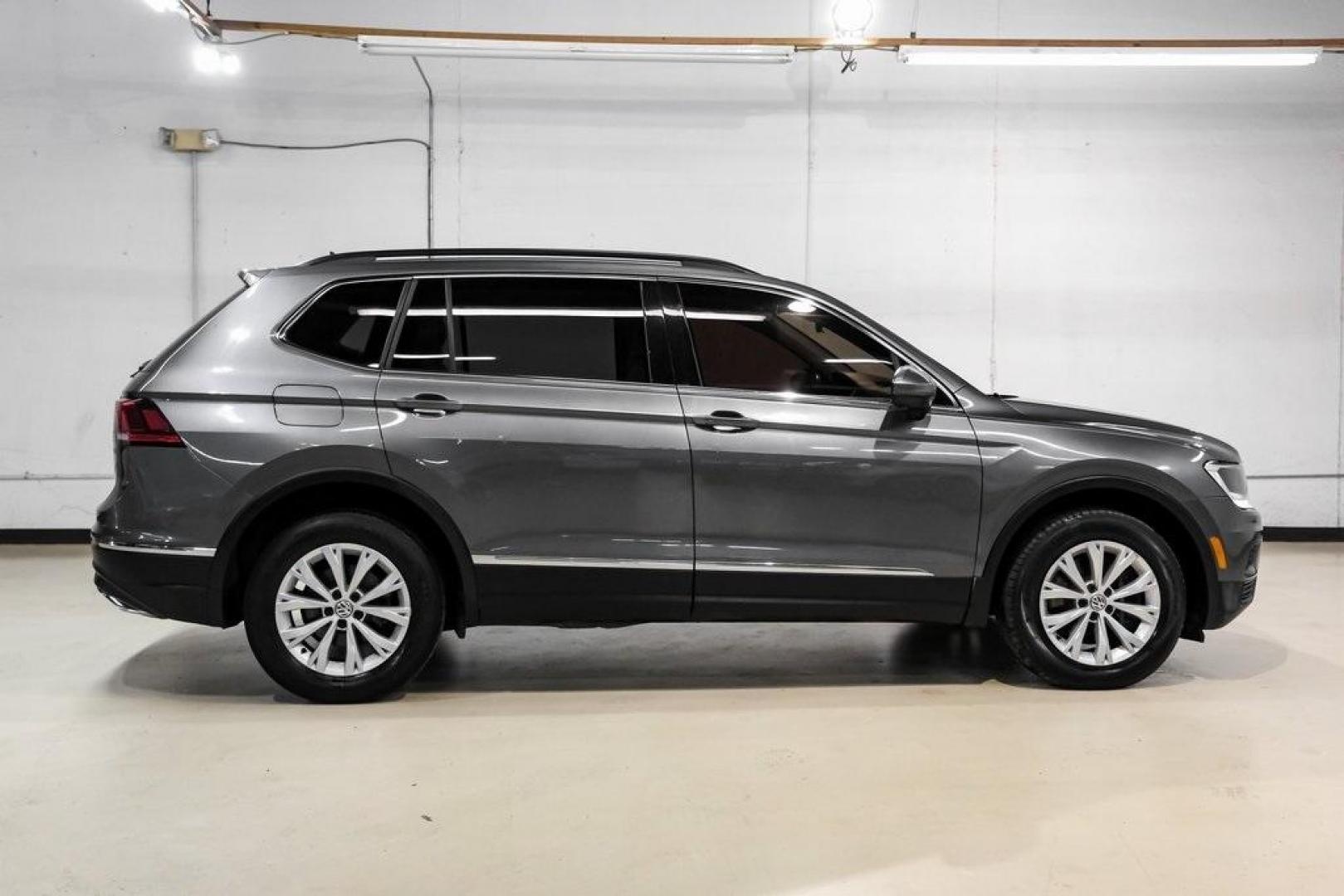 2018 Platinum Gray Metallic /White Volkswagen Tiguan 2.0T SEL (3VV3B7AX4JM) with an 2.0L TSI DOHC engine, Automatic transmission, located at 15300 Midway Rd., Addison, TX, 75001, (972) 702-0011, 32.958321, -96.838074 - Photo#8