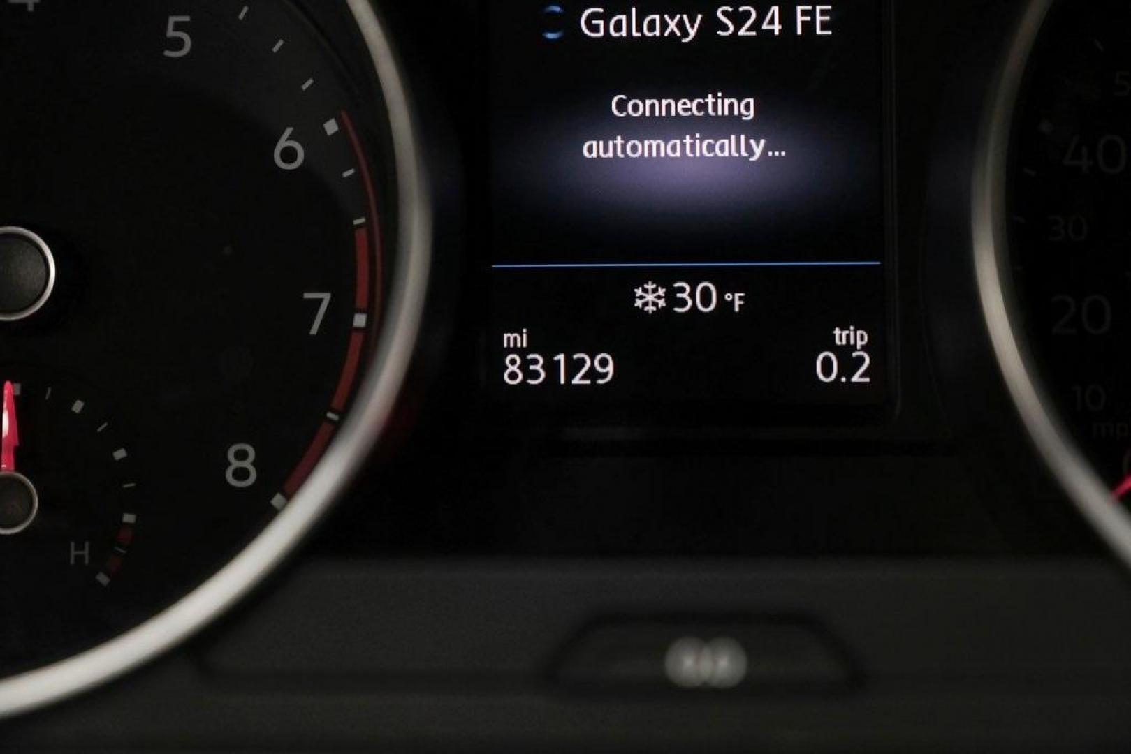 2018 Platinum Gray Metallic /White Volkswagen Tiguan 2.0T SEL (3VV3B7AX4JM) with an 2.0L TSI DOHC engine, Automatic transmission, located at 15300 Midway Rd., Addison, TX, 75001, (972) 702-0011, 32.958321, -96.838074 - Photo#24