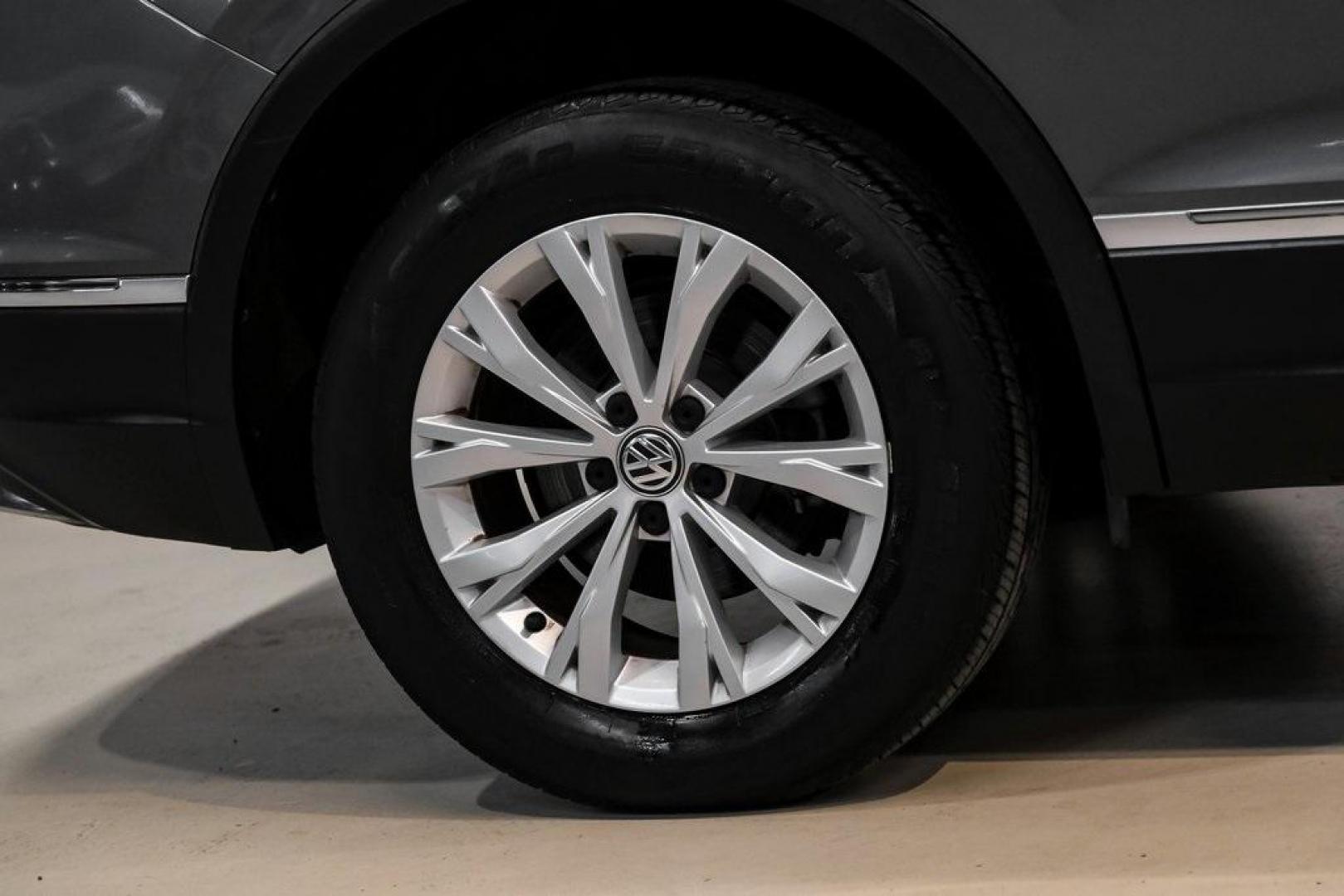 2018 Platinum Gray Metallic /White Volkswagen Tiguan 2.0T SEL (3VV3B7AX4JM) with an 2.0L TSI DOHC engine, Automatic transmission, located at 15300 Midway Rd., Addison, TX, 75001, (972) 702-0011, 32.958321, -96.838074 - Photo#52