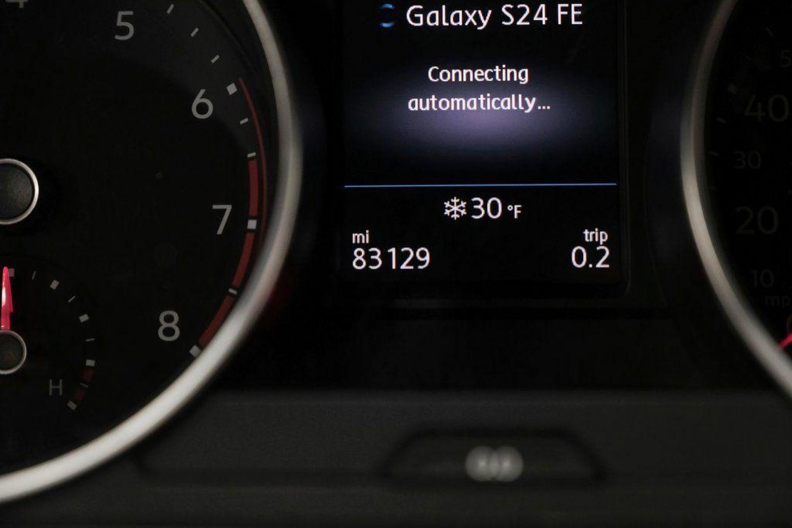 2018 Platinum Gray Metallic /White Volkswagen Tiguan 2.0T SEL (3VV3B7AX4JM) with an 2.0L TSI DOHC engine, Automatic transmission, located at 15300 Midway Rd., Addison, TX, 75001, (972) 702-0011, 32.958321, -96.838074 - Photo#24