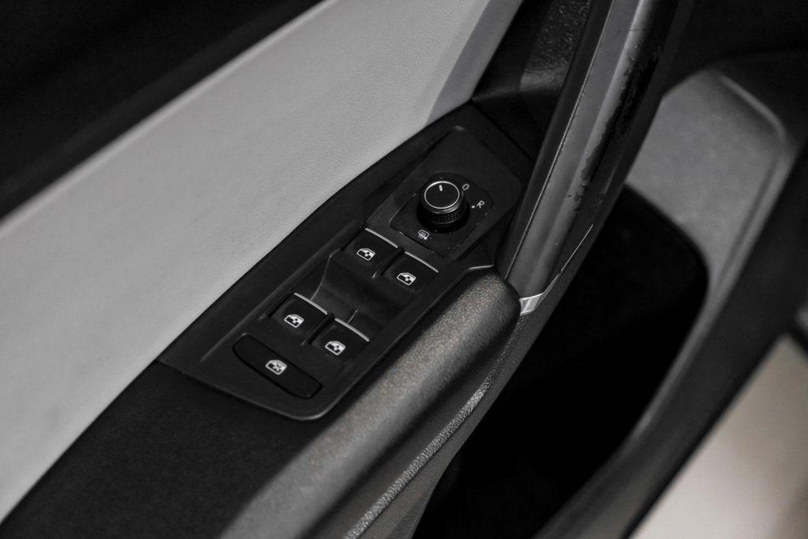 2018 Platinum Gray Metallic /White Volkswagen Tiguan 2.0T SEL (3VV3B7AX4JM) with an 2.0L TSI DOHC engine, Automatic transmission, located at 15300 Midway Rd., Addison, TX, 75001, (972) 702-0011, 32.958321, -96.838074 - Photo#43