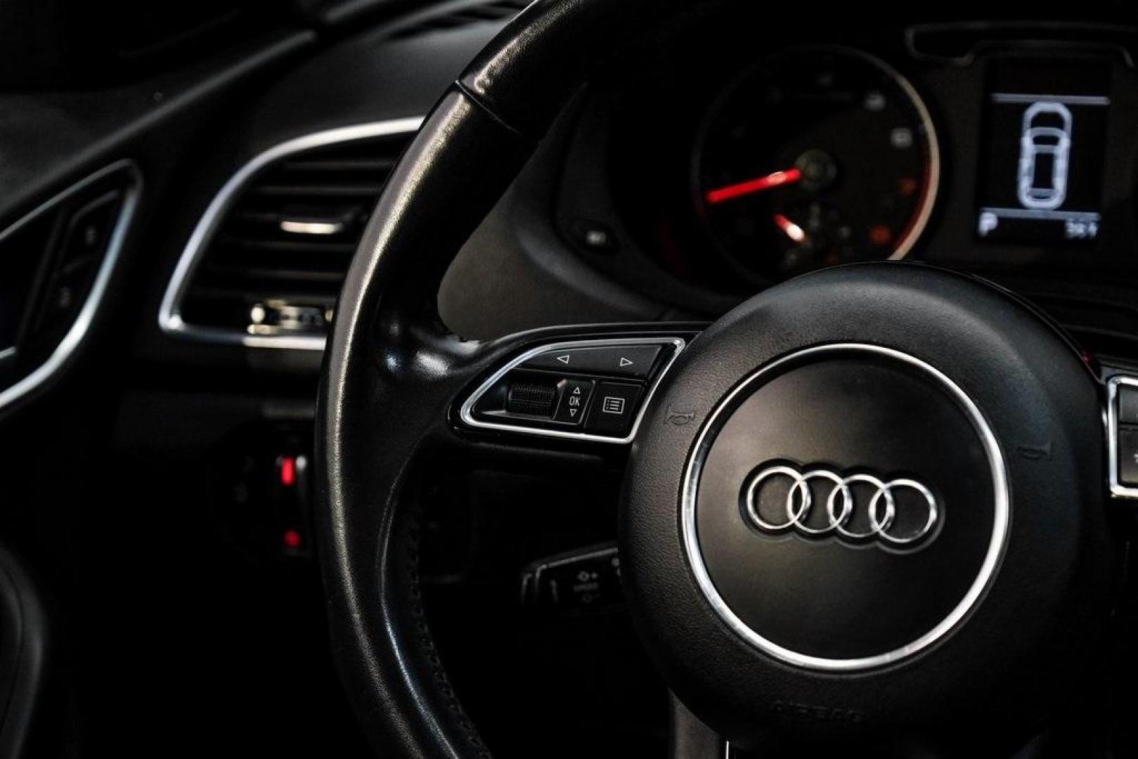 2018 White /Black Audi Q3 2.0T Premium (WA1BCCFS0JR) with an 2.0L 4-Cylinder TFSI engine, Automatic transmission, located at 15300 Midway Rd., Addison, TX, 75001, (972) 702-0011, 32.958321, -96.838074 - Photo#21