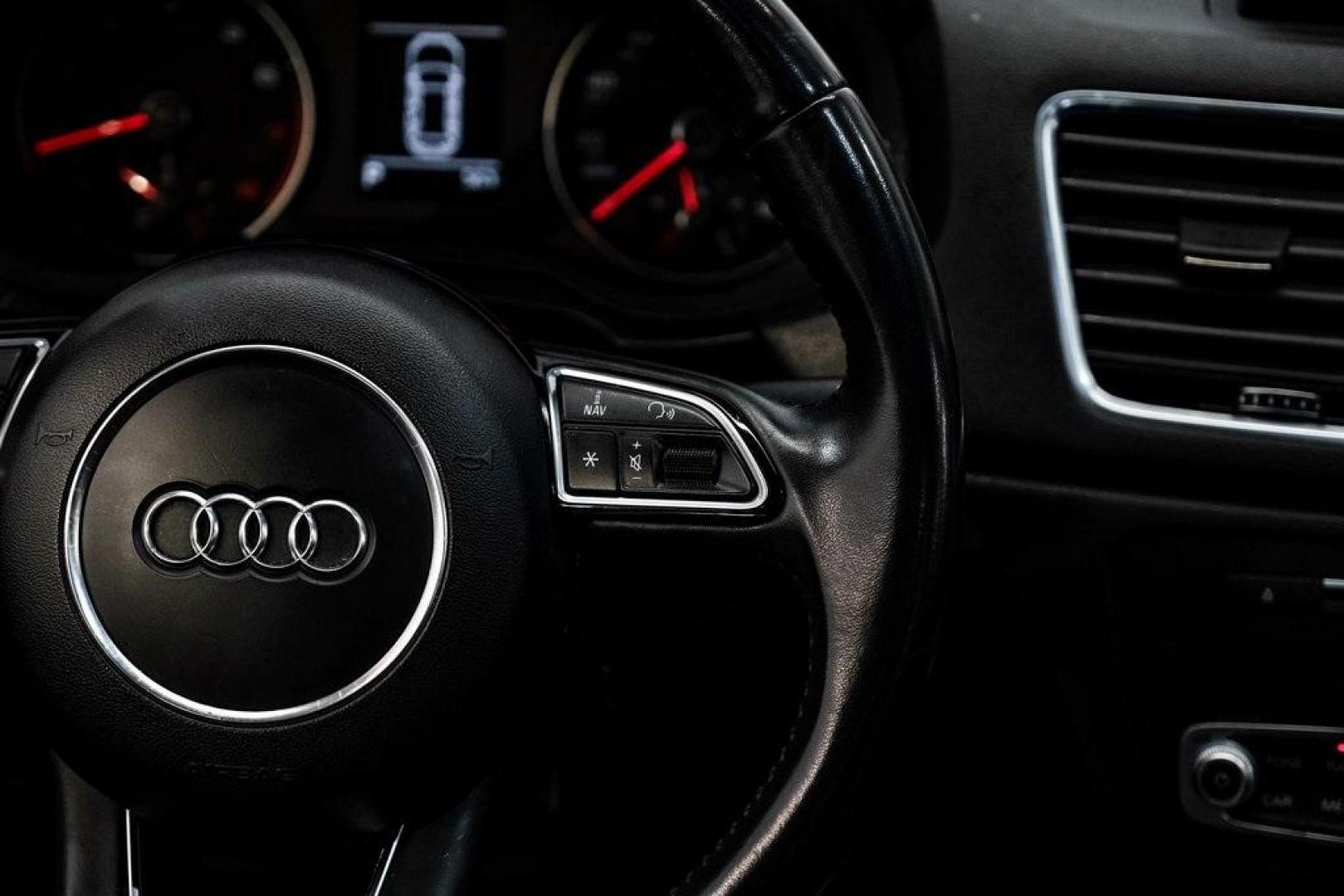 2018 White /Black Audi Q3 2.0T Premium (WA1BCCFS0JR) with an 2.0L 4-Cylinder TFSI engine, Automatic transmission, located at 15300 Midway Rd., Addison, TX, 75001, (972) 702-0011, 32.958321, -96.838074 - Photo#22