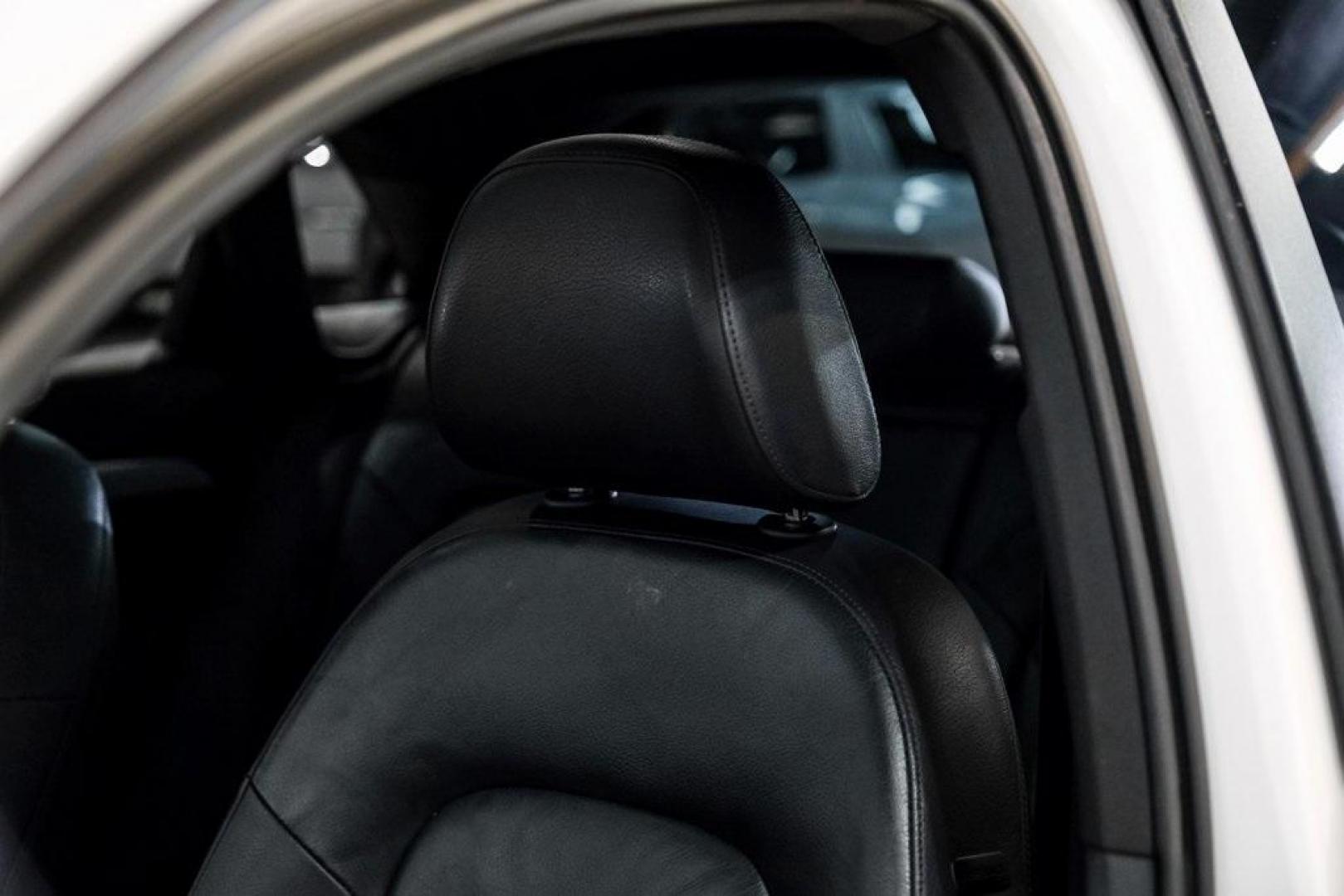 2018 White /Black Audi Q3 2.0T Premium (WA1BCCFS0JR) with an 2.0L 4-Cylinder TFSI engine, Automatic transmission, located at 15300 Midway Rd., Addison, TX, 75001, (972) 702-0011, 32.958321, -96.838074 - Photo#35