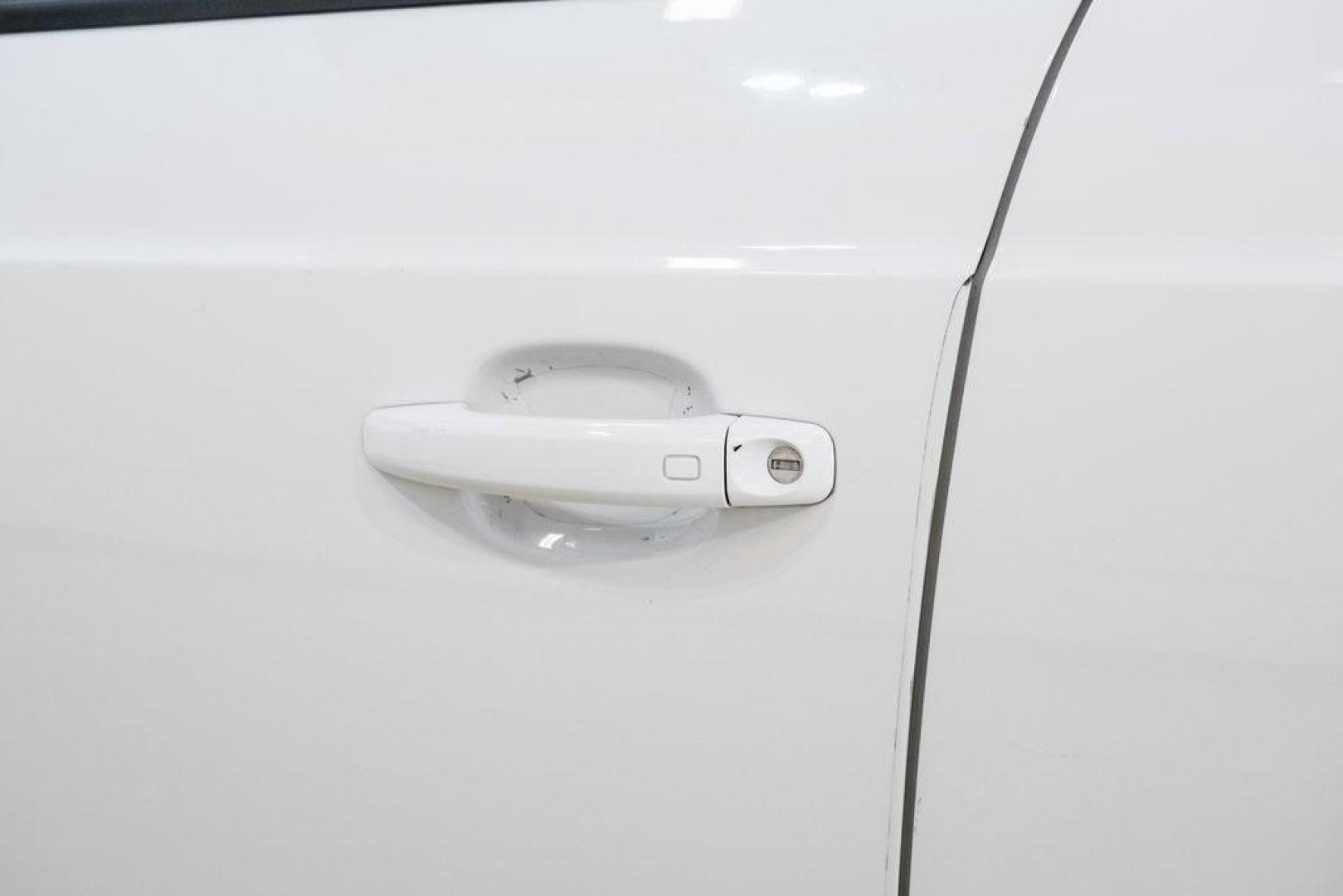 2018 White /Black Audi Q3 2.0T Premium (WA1BCCFS0JR) with an 2.0L 4-Cylinder TFSI engine, Automatic transmission, located at 15300 Midway Rd., Addison, TX, 75001, (972) 702-0011, 32.958321, -96.838074 - Photo#43