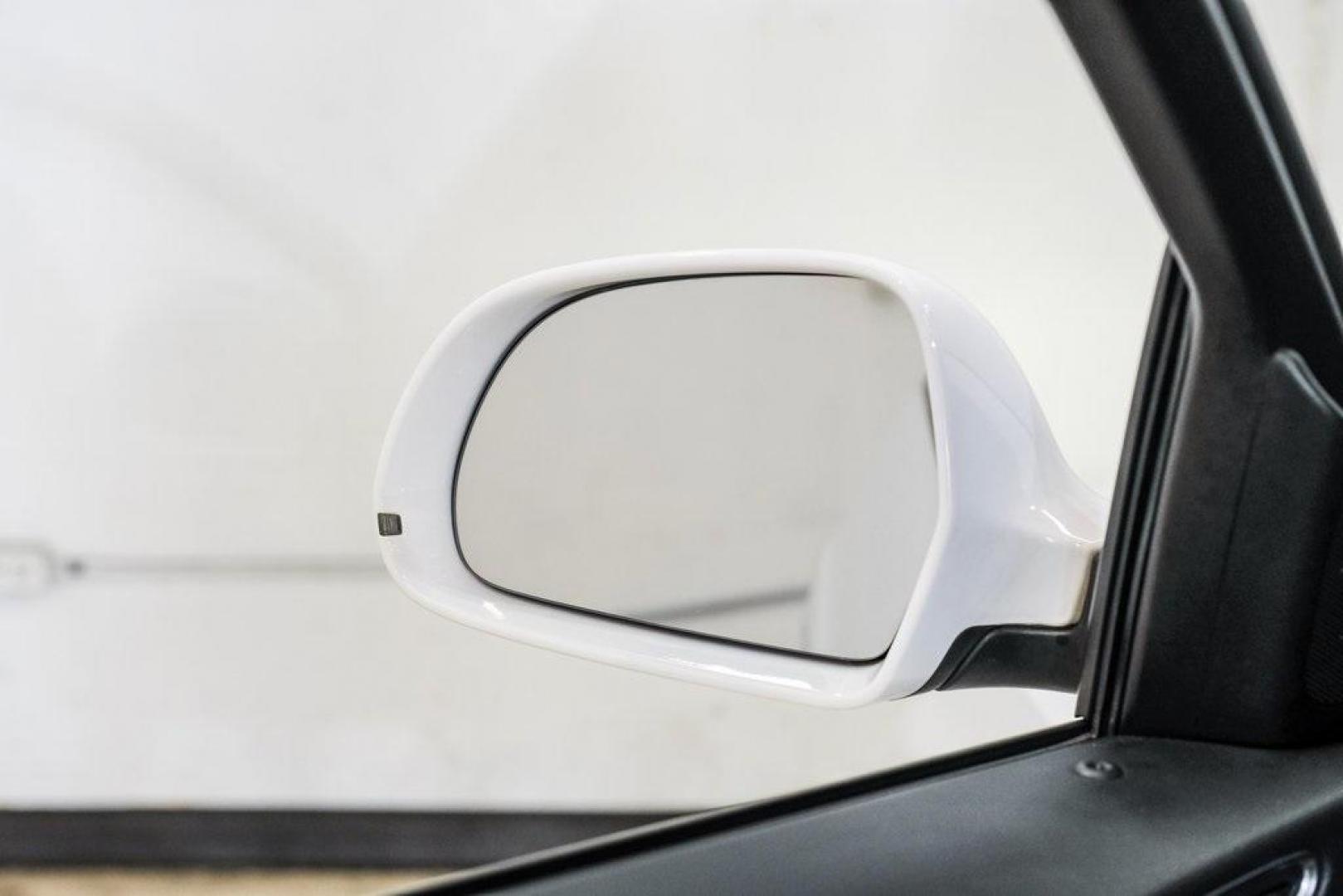 2018 White /Black Audi Q3 2.0T Premium (WA1BCCFS0JR) with an 2.0L 4-Cylinder TFSI engine, Automatic transmission, located at 15300 Midway Rd., Addison, TX, 75001, (972) 702-0011, 32.958321, -96.838074 - Photo#45