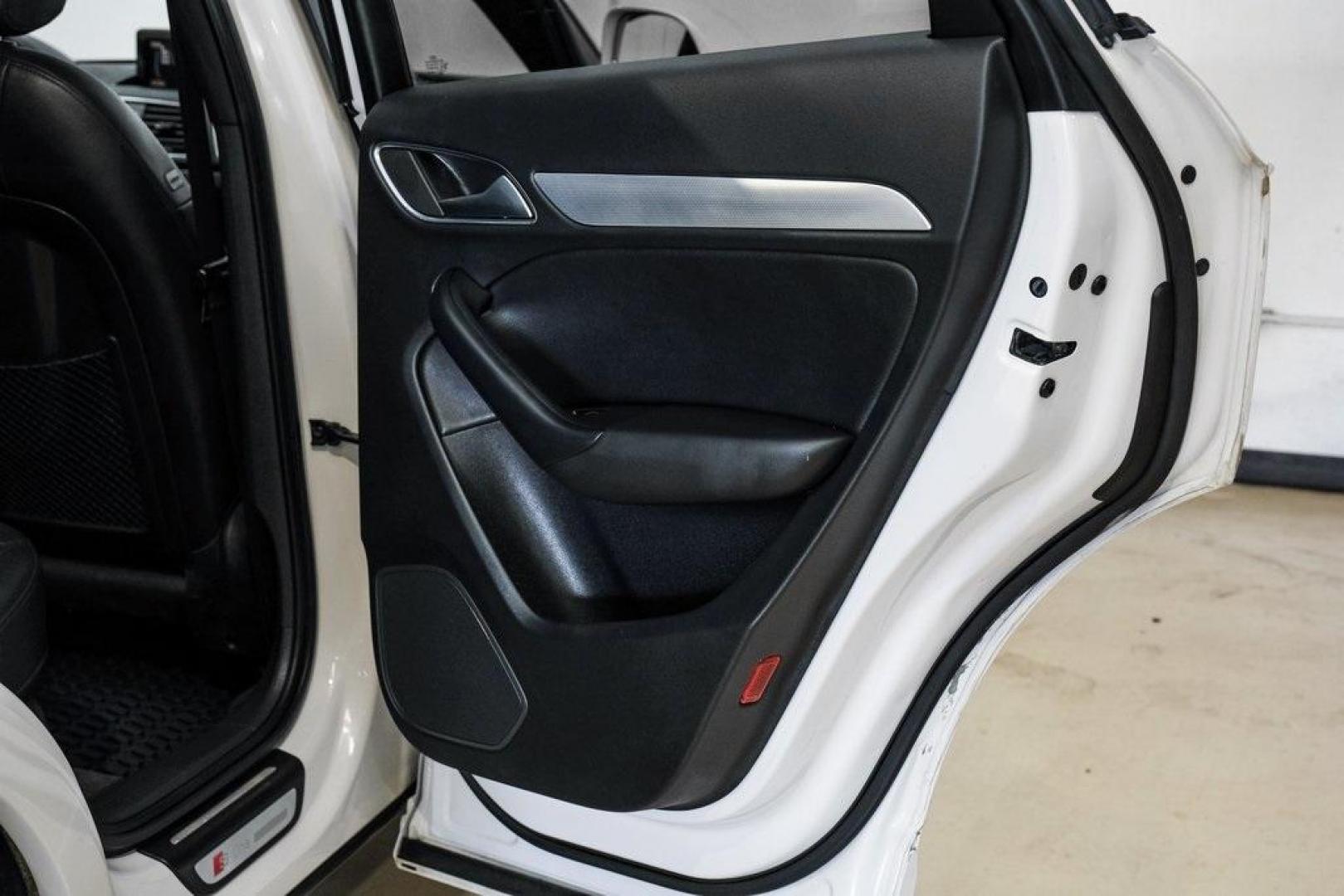 2018 White /Black Audi Q3 2.0T Premium (WA1BCCFS0JR) with an 2.0L 4-Cylinder TFSI engine, Automatic transmission, located at 15300 Midway Rd., Addison, TX, 75001, (972) 702-0011, 32.958321, -96.838074 - Photo#50