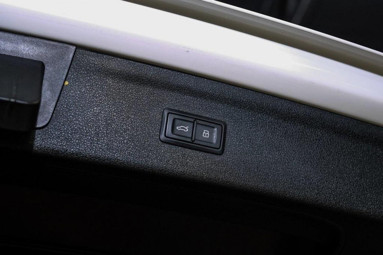 2018 White /Black Audi Q3 2.0T Premium (WA1BCCFS0JR) with an 2.0L 4-Cylinder TFSI engine, Automatic transmission, located at 15300 Midway Rd., Addison, TX, 75001, (972) 702-0011, 32.958321, -96.838074 - Photo#58