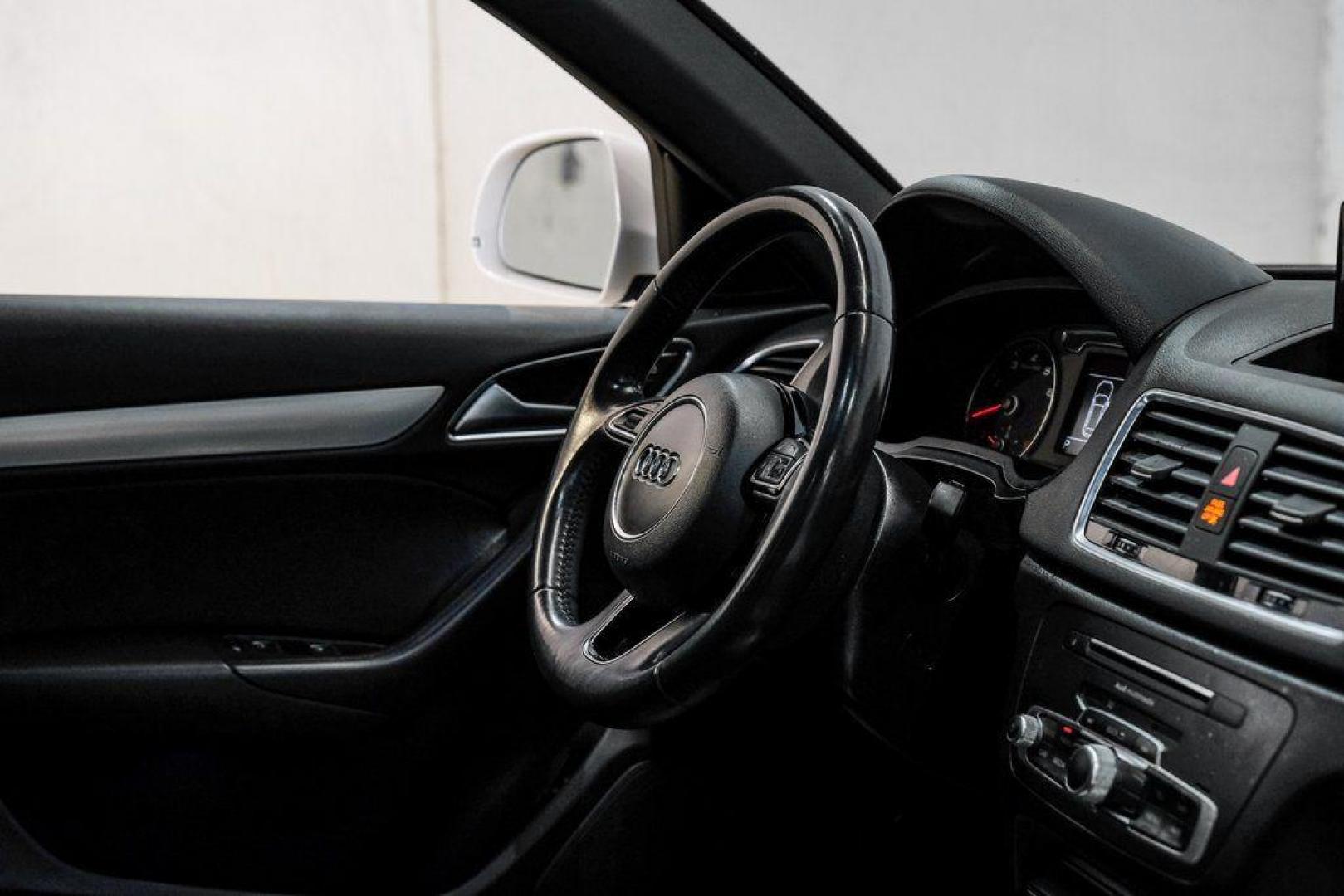 2018 White /Black Audi Q3 2.0T Premium (WA1BCCFS0JR) with an 2.0L 4-Cylinder TFSI engine, Automatic transmission, located at 15300 Midway Rd., Addison, TX, 75001, (972) 702-0011, 32.958321, -96.838074 - Photo#20