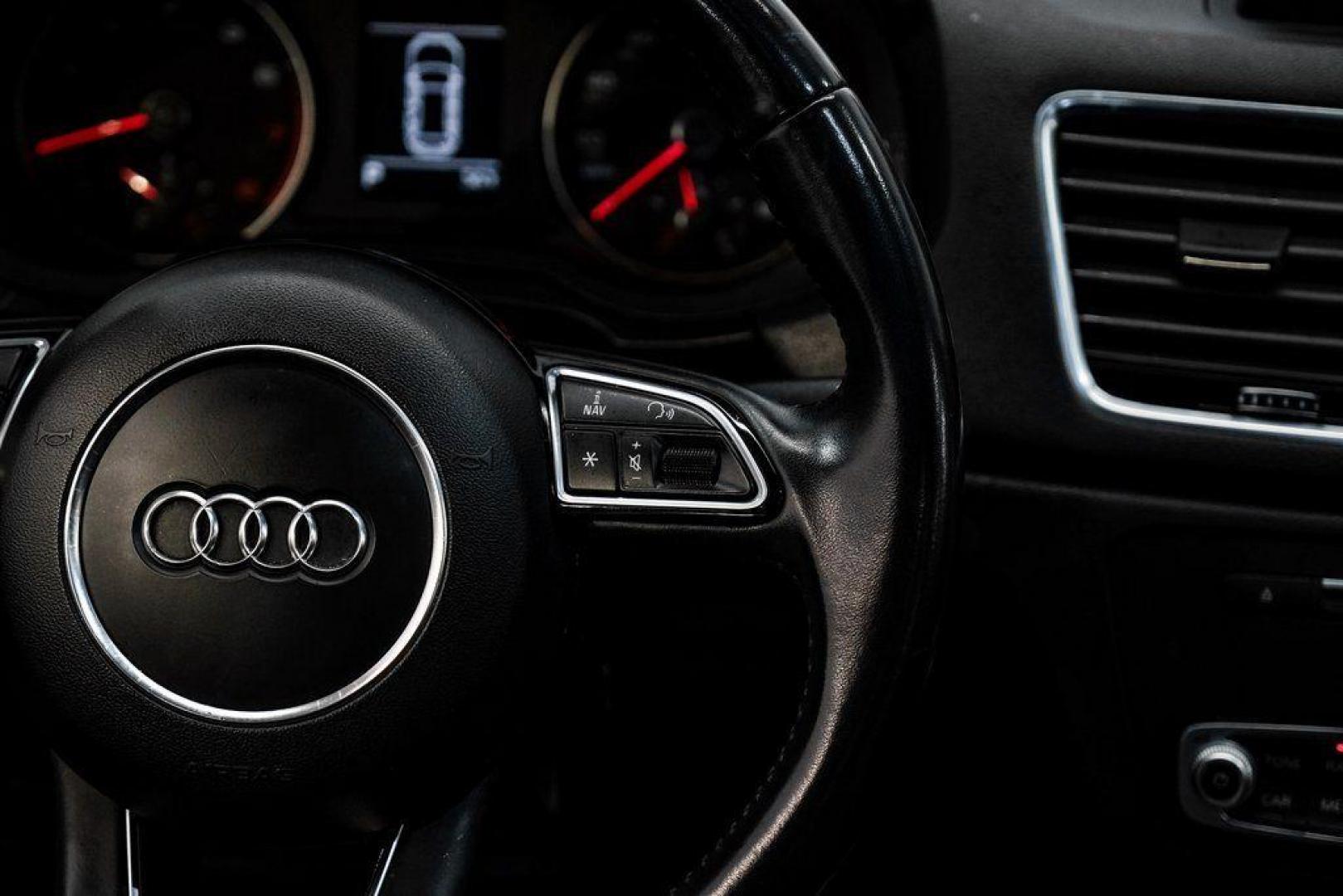 2018 White /Black Audi Q3 2.0T Premium (WA1BCCFS0JR) with an 2.0L 4-Cylinder TFSI engine, Automatic transmission, located at 15300 Midway Rd., Addison, TX, 75001, (972) 702-0011, 32.958321, -96.838074 - Photo#22