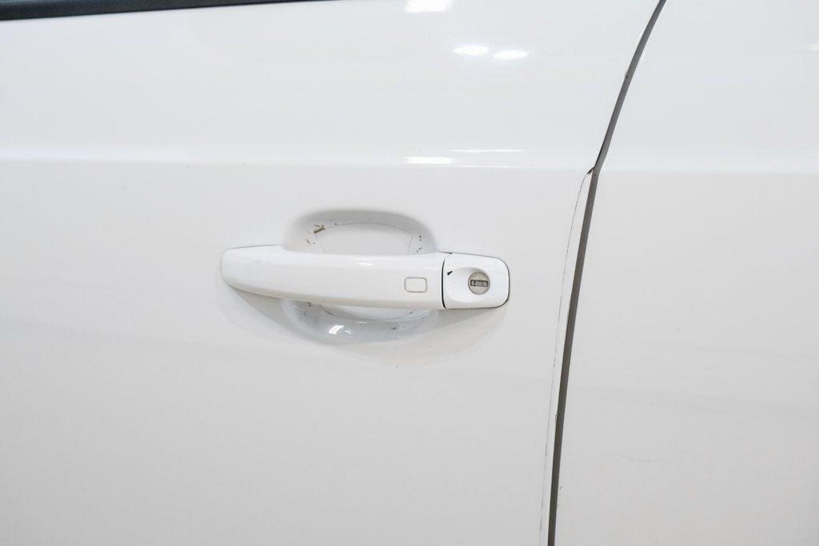 2018 White /Black Audi Q3 2.0T Premium (WA1BCCFS0JR) with an 2.0L 4-Cylinder TFSI engine, Automatic transmission, located at 15300 Midway Rd., Addison, TX, 75001, (972) 702-0011, 32.958321, -96.838074 - Photo#43