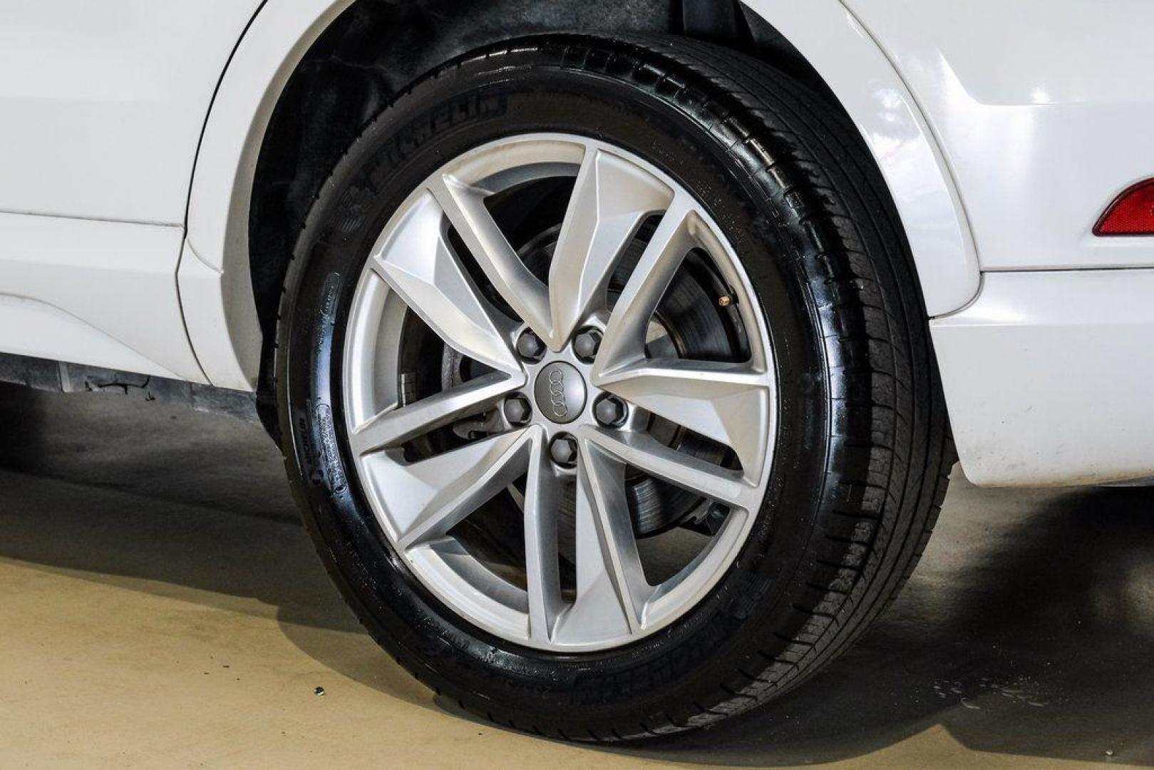 2018 White /Black Audi Q3 2.0T Premium (WA1BCCFS0JR) with an 2.0L 4-Cylinder TFSI engine, Automatic transmission, located at 15300 Midway Rd., Addison, TX, 75001, (972) 702-0011, 32.958321, -96.838074 - Photo#60