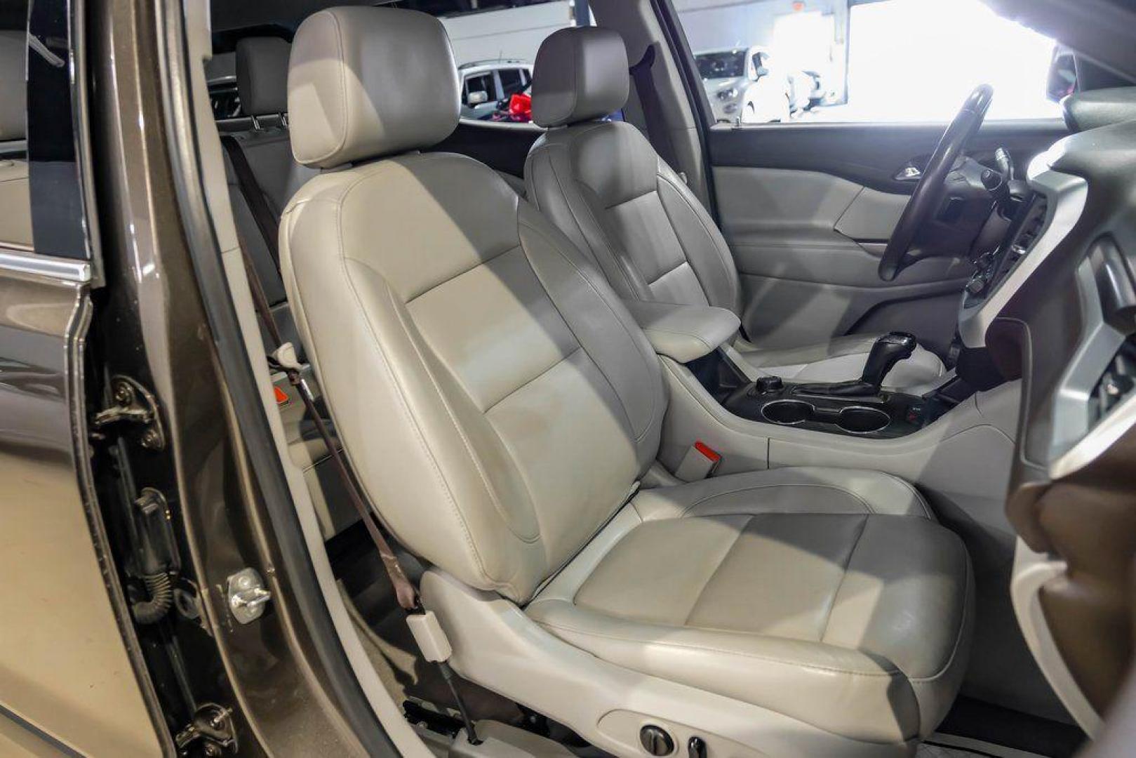 2019 Smokey Quartz Metallic /Cocoa/ Light Ash Gray GMC Acadia SLT-1 (1GKKNMLS4KZ) with an 3.6L V6 SIDI engine, Automatic transmission, located at 15300 Midway Rd., Addison, TX, 75001, (972) 702-0011, 32.958321, -96.838074 - Photo#36