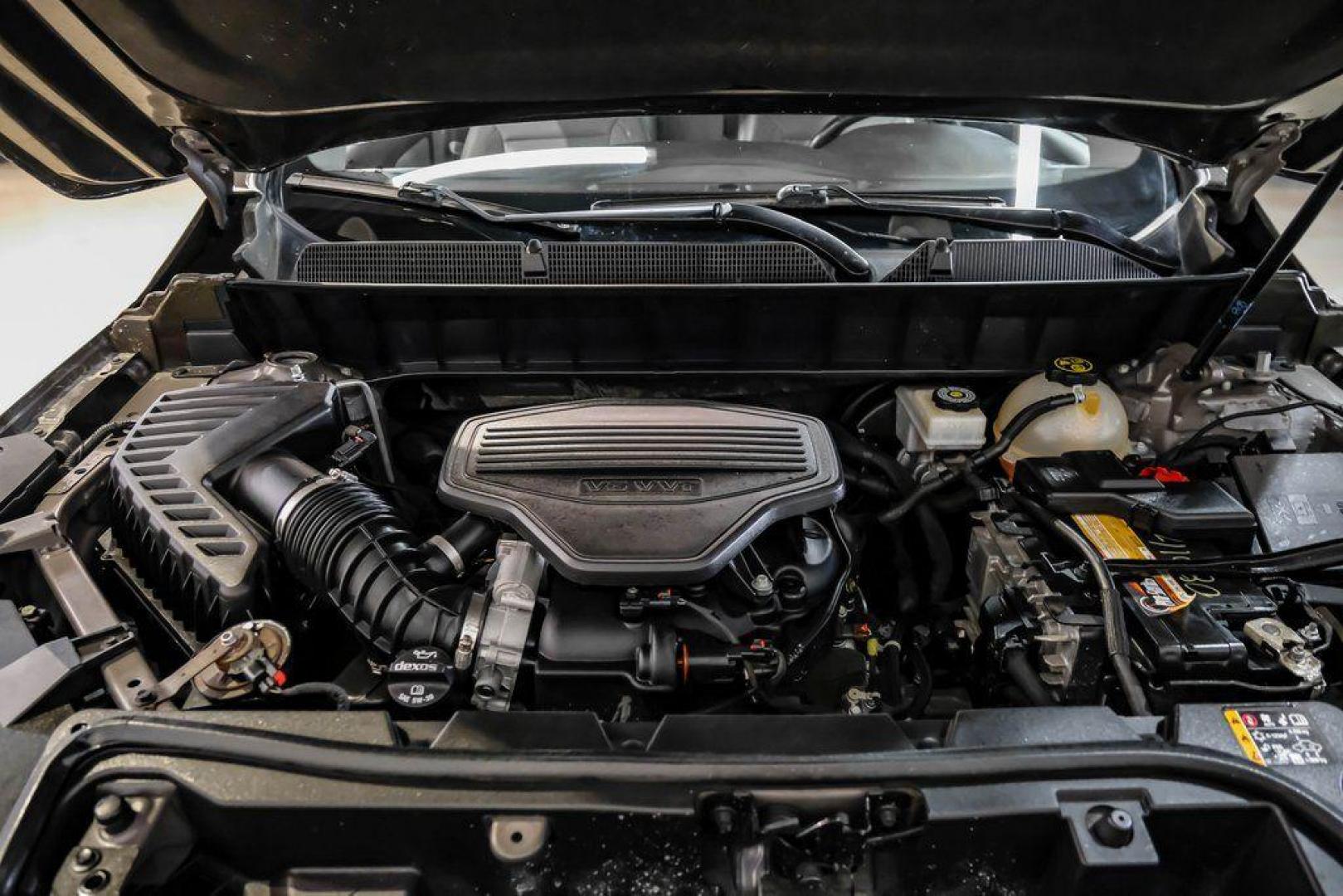 2019 Smokey Quartz Metallic /Cocoa/ Light Ash Gray GMC Acadia SLT-1 (1GKKNMLS4KZ) with an 3.6L V6 SIDI engine, Automatic transmission, located at 15300 Midway Rd., Addison, TX, 75001, (972) 702-0011, 32.958321, -96.838074 - Photo#54