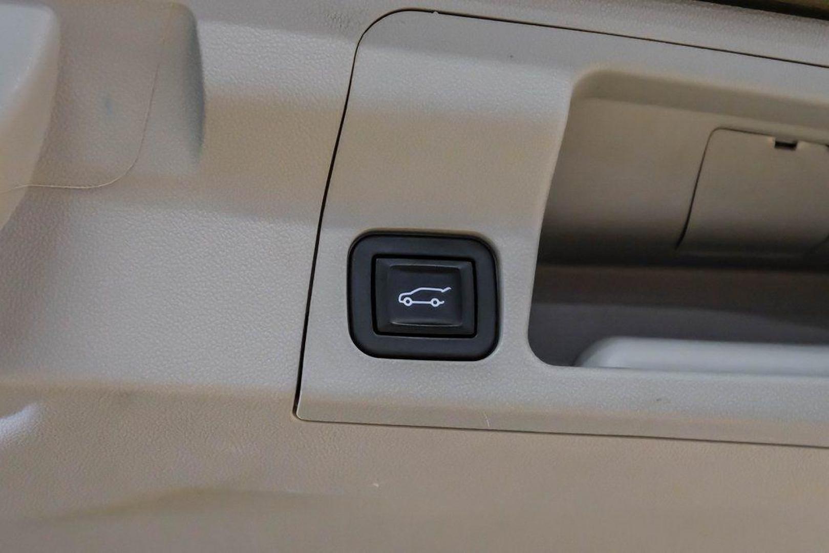 2019 Smokey Quartz Metallic /Cocoa/ Light Ash Gray GMC Acadia SLT-1 (1GKKNMLS4KZ) with an 3.6L V6 SIDI engine, Automatic transmission, located at 15300 Midway Rd., Addison, TX, 75001, (972) 702-0011, 32.958321, -96.838074 - Photo#57