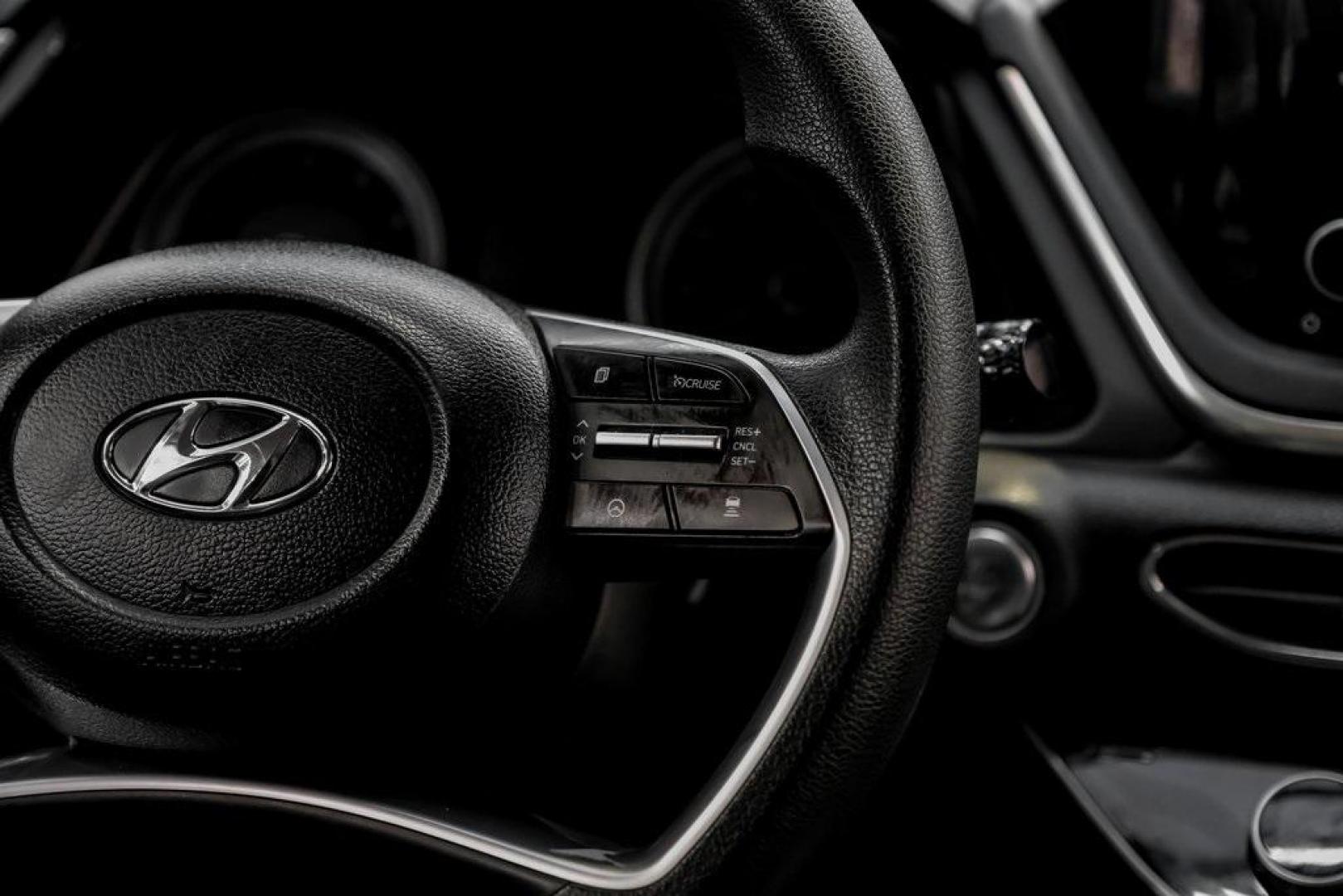 2022 Quartz White /Black Hyundai Sonata SEL (KMHL64JA1NA) with an 2.5L I4 engine, Automatic transmission, located at 15300 Midway Rd., Addison, TX, 75001, (972) 702-0011, 32.958321, -96.838074 - Photo#26