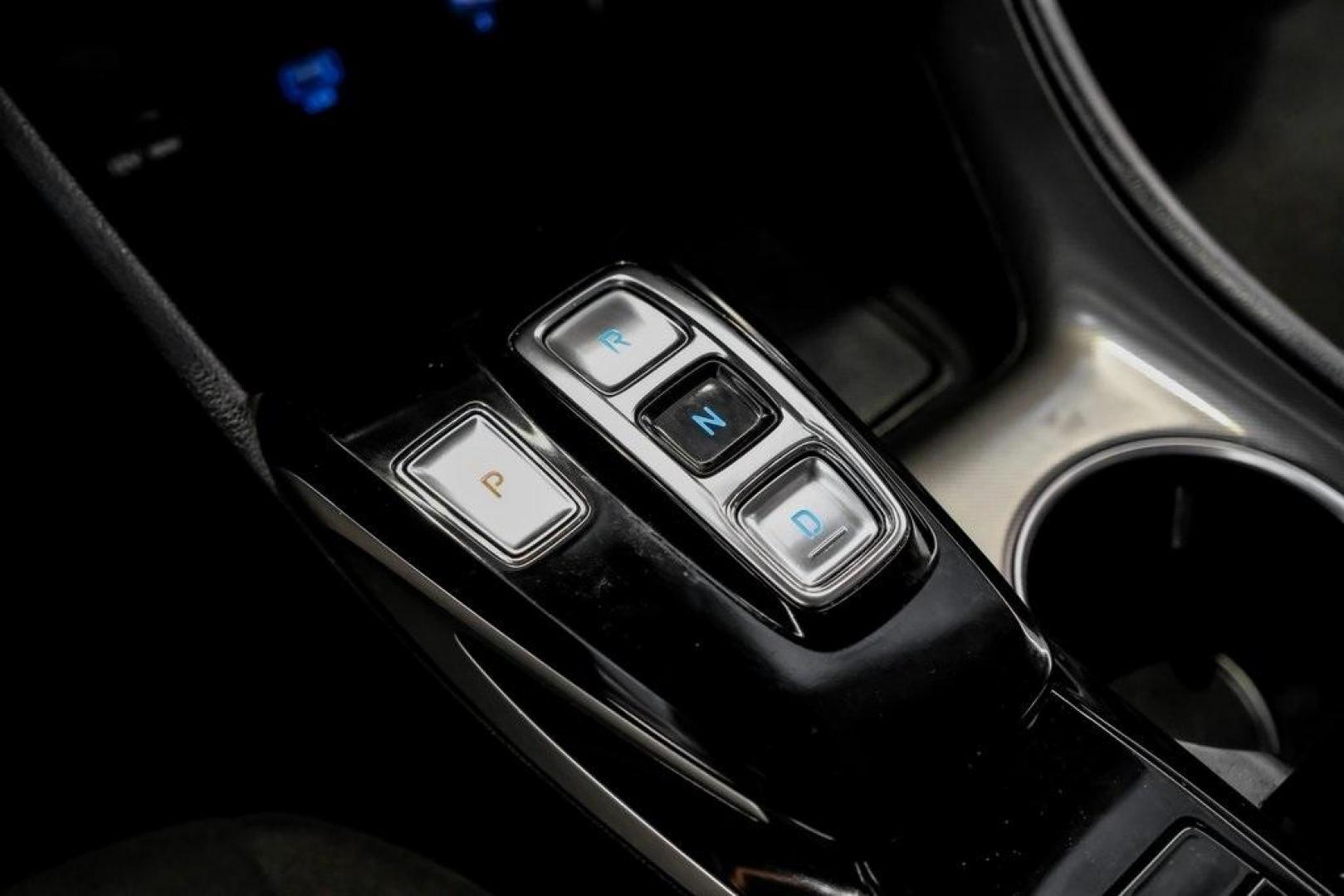 2022 Quartz White /Black Hyundai Sonata SEL (KMHL64JA1NA) with an 2.5L I4 engine, Automatic transmission, located at 15300 Midway Rd., Addison, TX, 75001, (972) 702-0011, 32.958321, -96.838074 - Photo#32