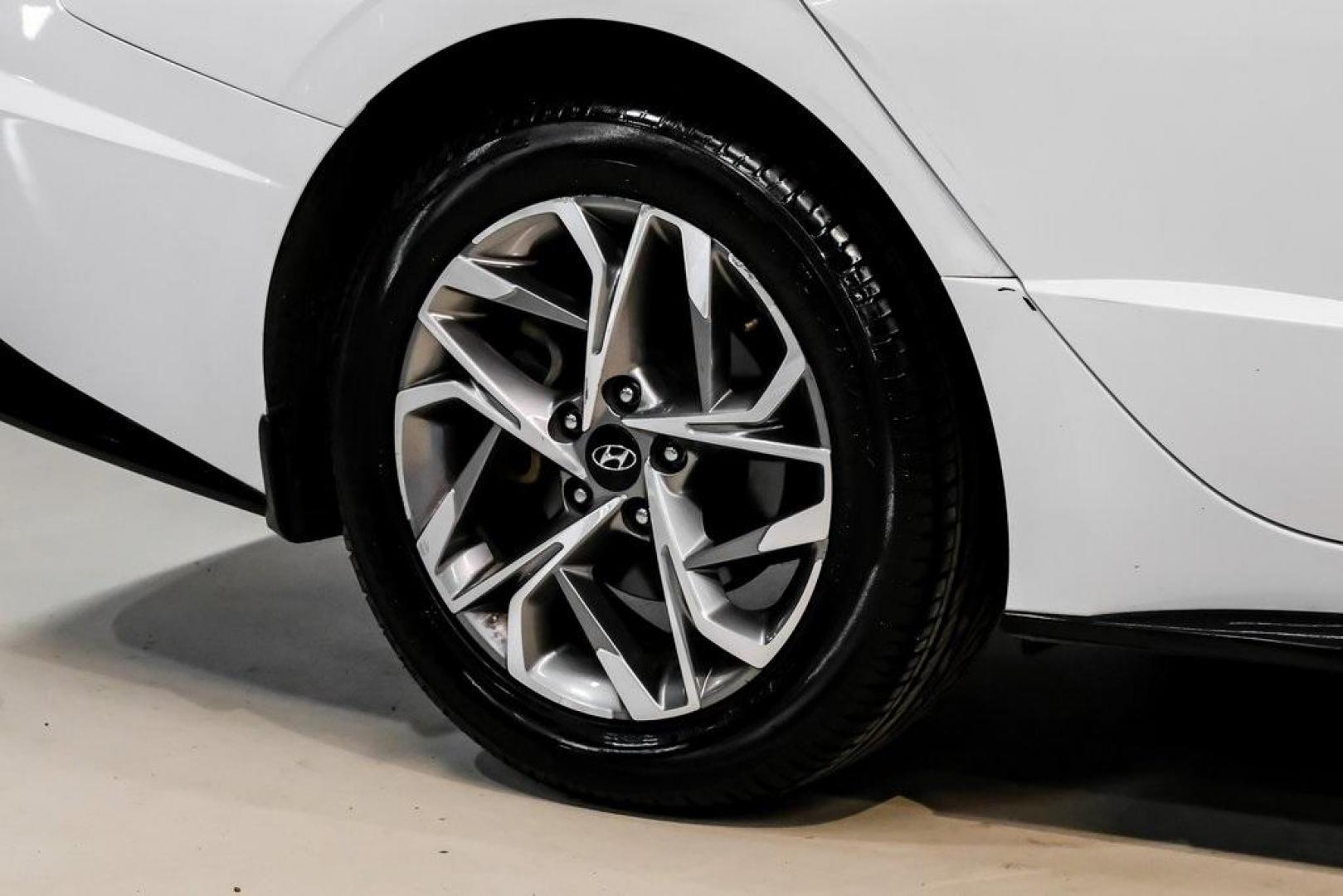 2022 Quartz White /Black Hyundai Sonata SEL (KMHL64JA1NA) with an 2.5L I4 engine, Automatic transmission, located at 15300 Midway Rd., Addison, TX, 75001, (972) 702-0011, 32.958321, -96.838074 - Photo#61