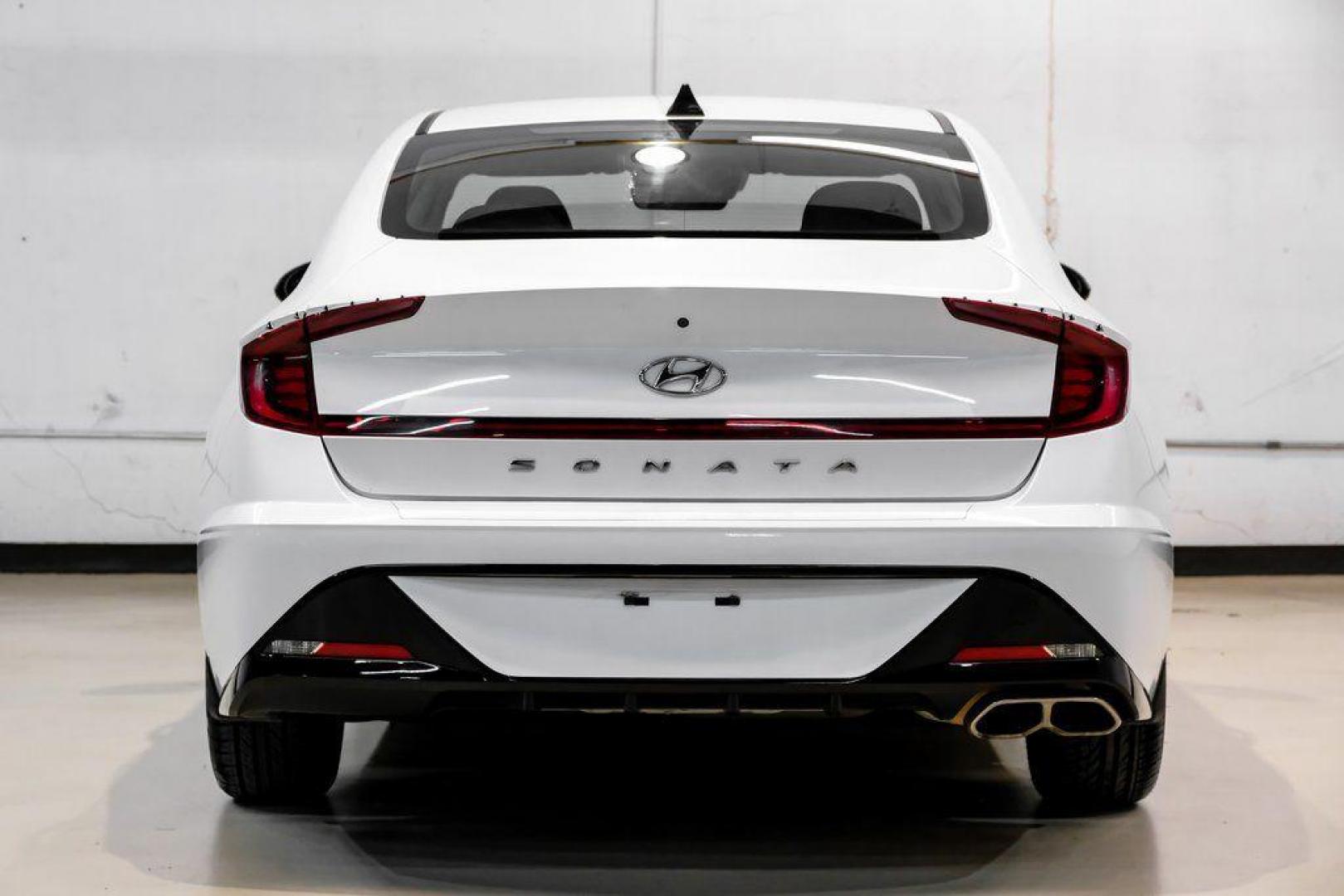 2022 Quartz White /Black Hyundai Sonata SEL (KMHL64JA1NA) with an 2.5L I4 engine, Automatic transmission, located at 15300 Midway Rd., Addison, TX, 75001, (972) 702-0011, 32.958321, -96.838074 - Photo#14