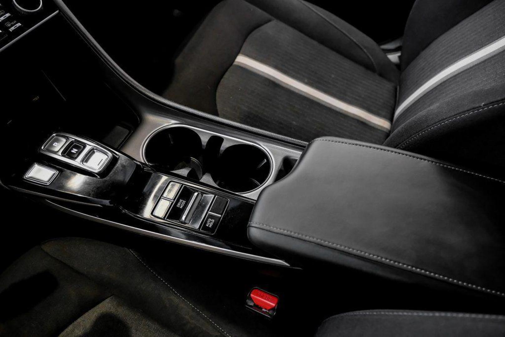 2022 Quartz White /Black Hyundai Sonata SEL (KMHL64JA1NA) with an 2.5L I4 engine, Automatic transmission, located at 15300 Midway Rd., Addison, TX, 75001, (972) 702-0011, 32.958321, -96.838074 - Photo#31