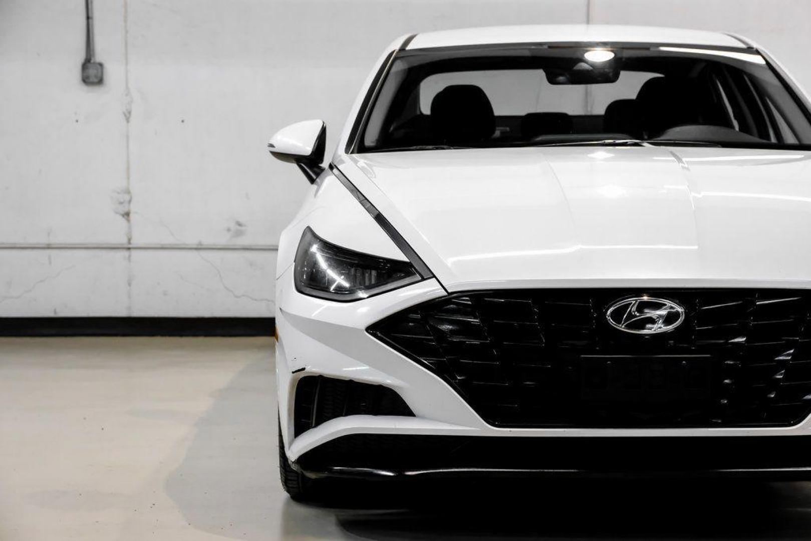 2022 Quartz White /Black Hyundai Sonata SEL (KMHL64JA1NA) with an 2.5L I4 engine, Automatic transmission, located at 15300 Midway Rd., Addison, TX, 75001, (972) 702-0011, 32.958321, -96.838074 - Photo#54