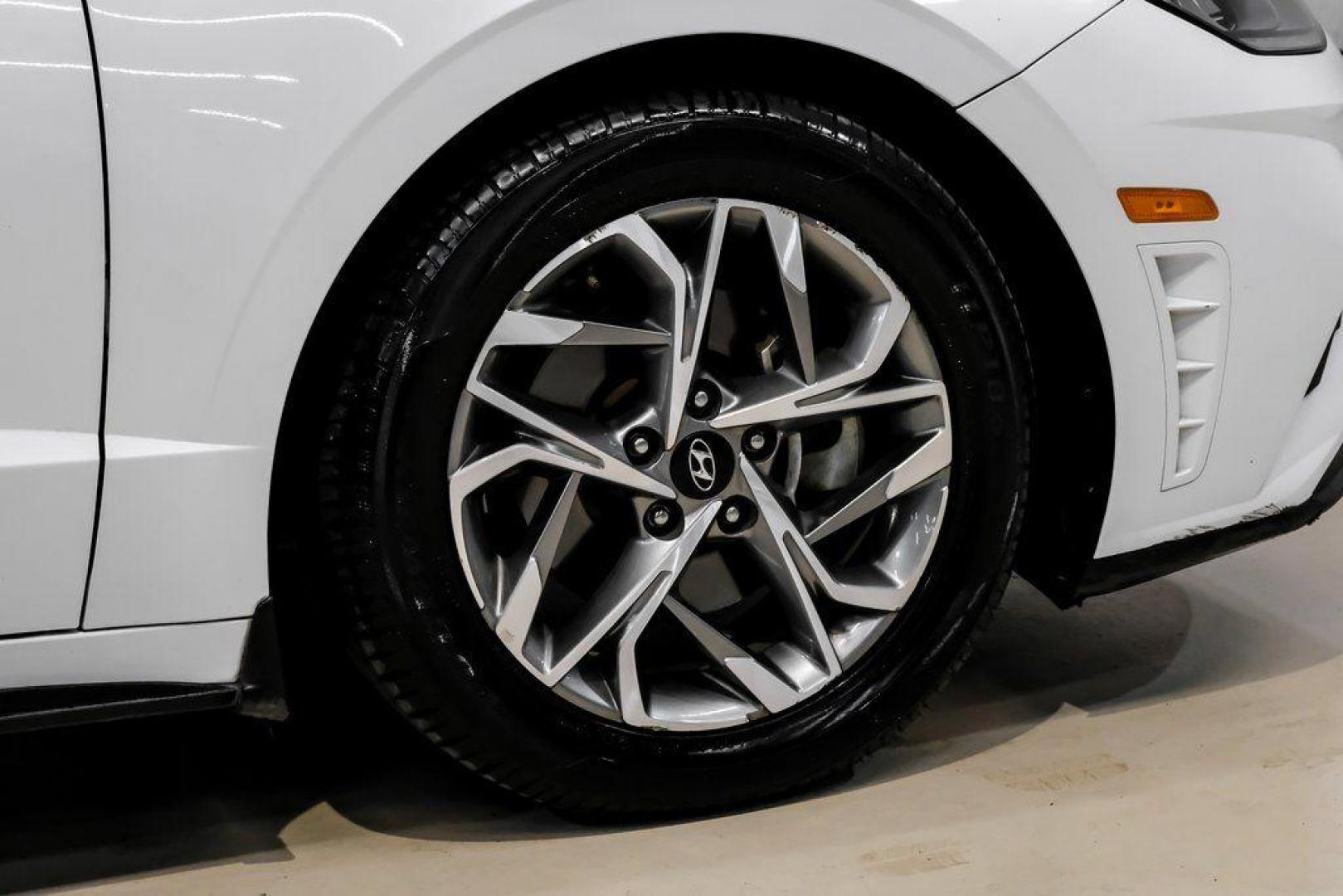 2022 Quartz White /Black Hyundai Sonata SEL (KMHL64JA1NA) with an 2.5L I4 engine, Automatic transmission, located at 15300 Midway Rd., Addison, TX, 75001, (972) 702-0011, 32.958321, -96.838074 - Photo#62