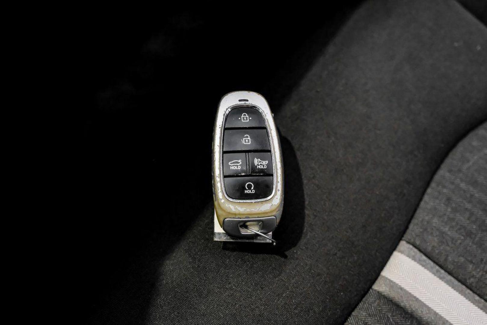 2022 Quartz White /Black Hyundai Sonata SEL (KMHL64JA1NA) with an 2.5L I4 engine, Automatic transmission, located at 15300 Midway Rd., Addison, TX, 75001, (972) 702-0011, 32.958321, -96.838074 - Photo#65