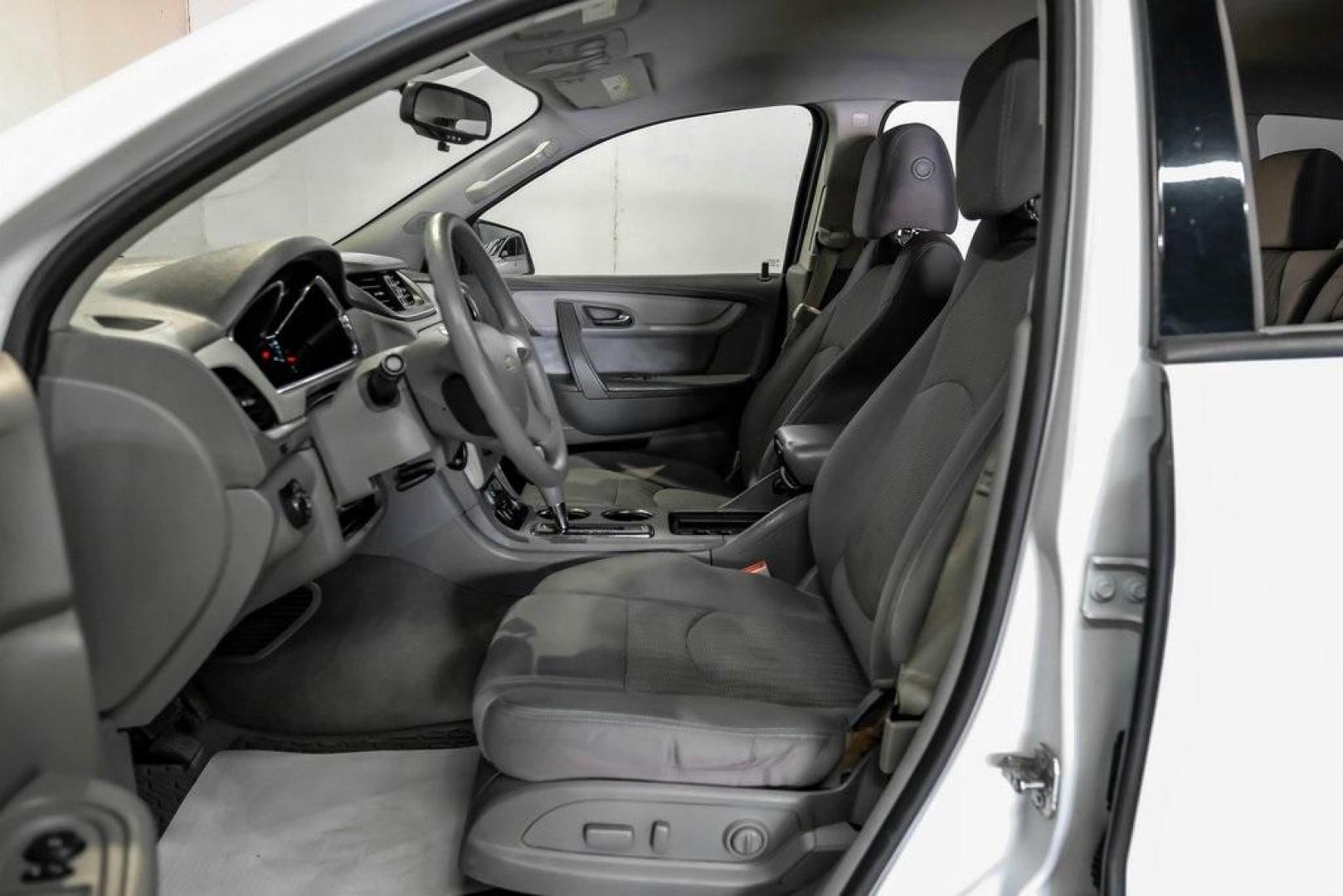 2017 Summit White /Dark Titanium/Light Titanium Chevrolet Traverse LS (1GNKRFKD9HJ) with an 3.6L V6 SIDI engine, Automatic transmission, located at 15300 Midway Rd., Addison, TX, 75001, (972) 702-0011, 32.958321, -96.838074 - Photo#3