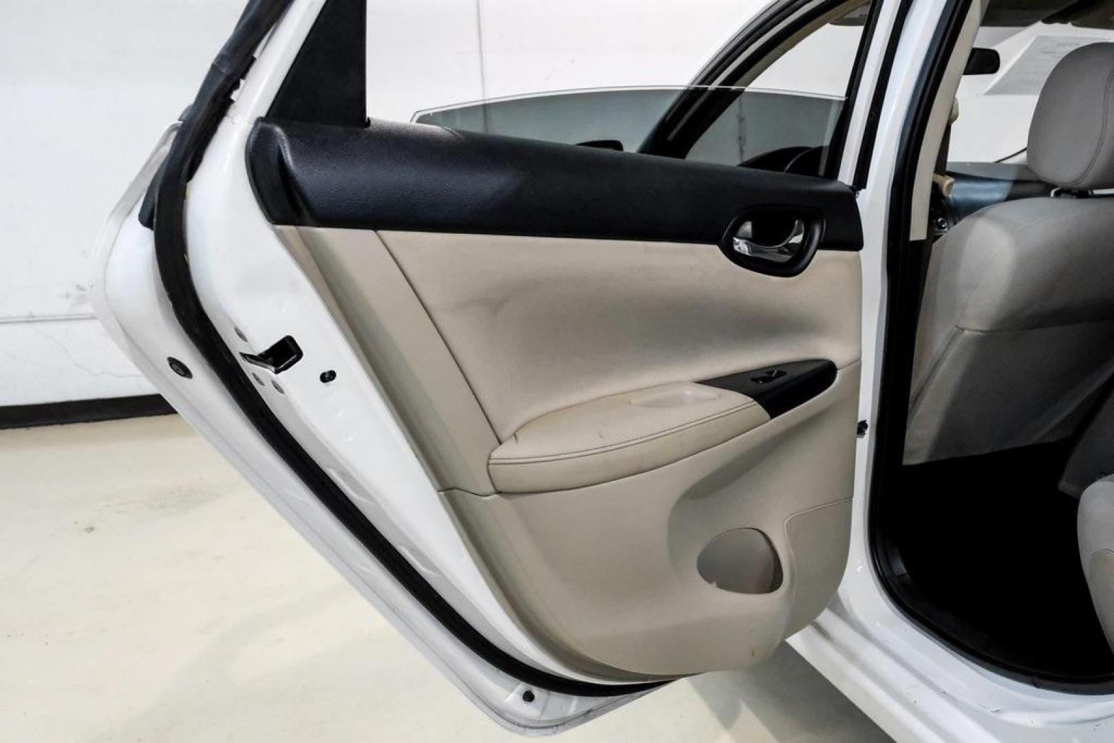 2016 Fresh Powder /Marble Gray Nissan Sentra S (3N1AB7AP3GY) with an 1.8L 4-Cylinder DOHC 16V engine, CVT transmission, located at 15300 Midway Rd., Addison, TX, 75001, (972) 702-0011, 32.958321, -96.838074 - Photo#39