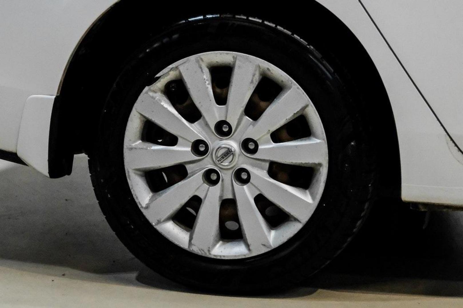 2016 Fresh Powder /Marble Gray Nissan Sentra S (3N1AB7AP3GY) with an 1.8L 4-Cylinder DOHC 16V engine, CVT transmission, located at 15300 Midway Rd., Addison, TX, 75001, (972) 702-0011, 32.958321, -96.838074 - Photo#50