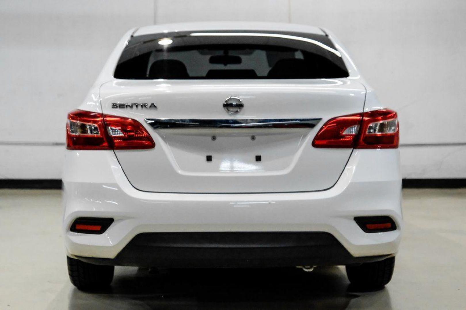 2016 Fresh Powder /Marble Gray Nissan Sentra S (3N1AB7AP3GY) with an 1.8L 4-Cylinder DOHC 16V engine, CVT transmission, located at 15300 Midway Rd., Addison, TX, 75001, (972) 702-0011, 32.958321, -96.838074 - Photo#8