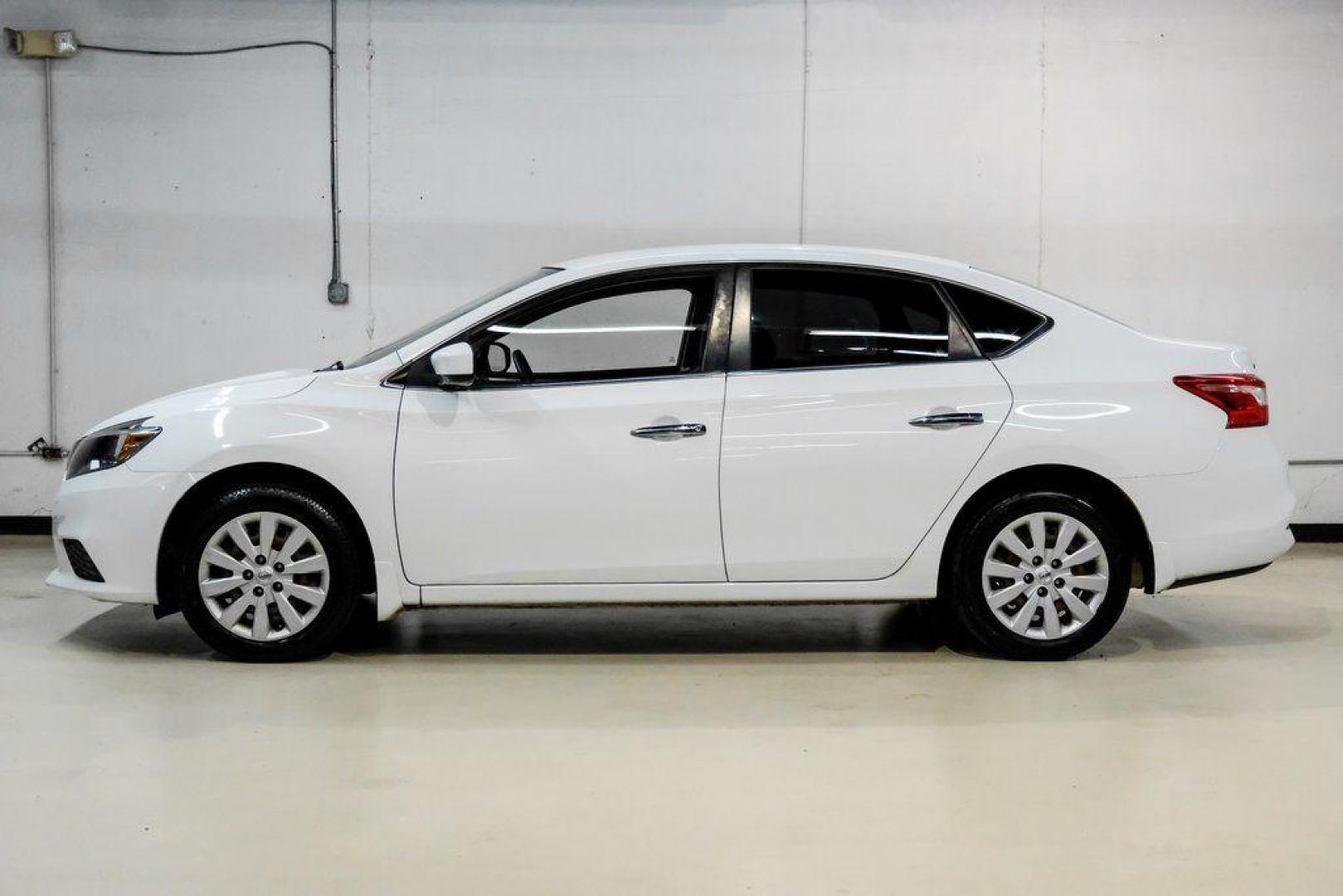 2016 Fresh Powder /Marble Gray Nissan Sentra S (3N1AB7AP3GY) with an 1.8L 4-Cylinder DOHC 16V engine, CVT transmission, located at 15300 Midway Rd., Addison, TX, 75001, (972) 702-0011, 32.958321, -96.838074 - Photo#10