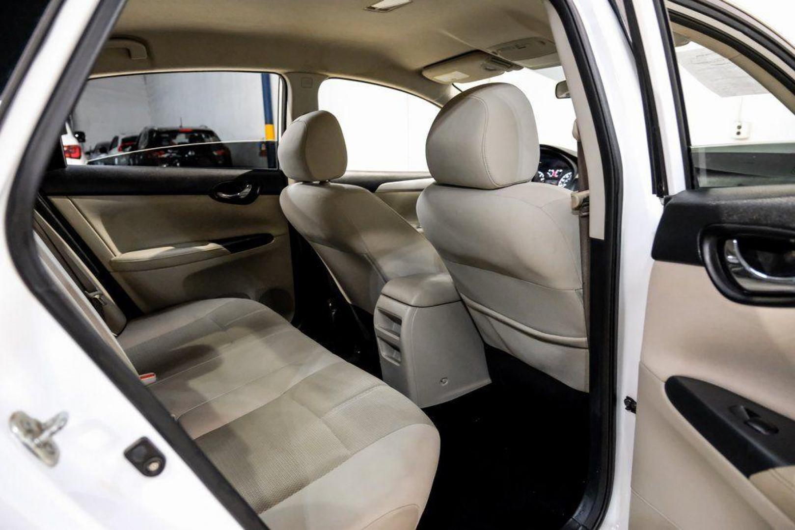 2016 Fresh Powder /Marble Gray Nissan Sentra S (3N1AB7AP3GY) with an 1.8L 4-Cylinder DOHC 16V engine, CVT transmission, located at 15300 Midway Rd., Addison, TX, 75001, (972) 702-0011, 32.958321, -96.838074 - Photo#31