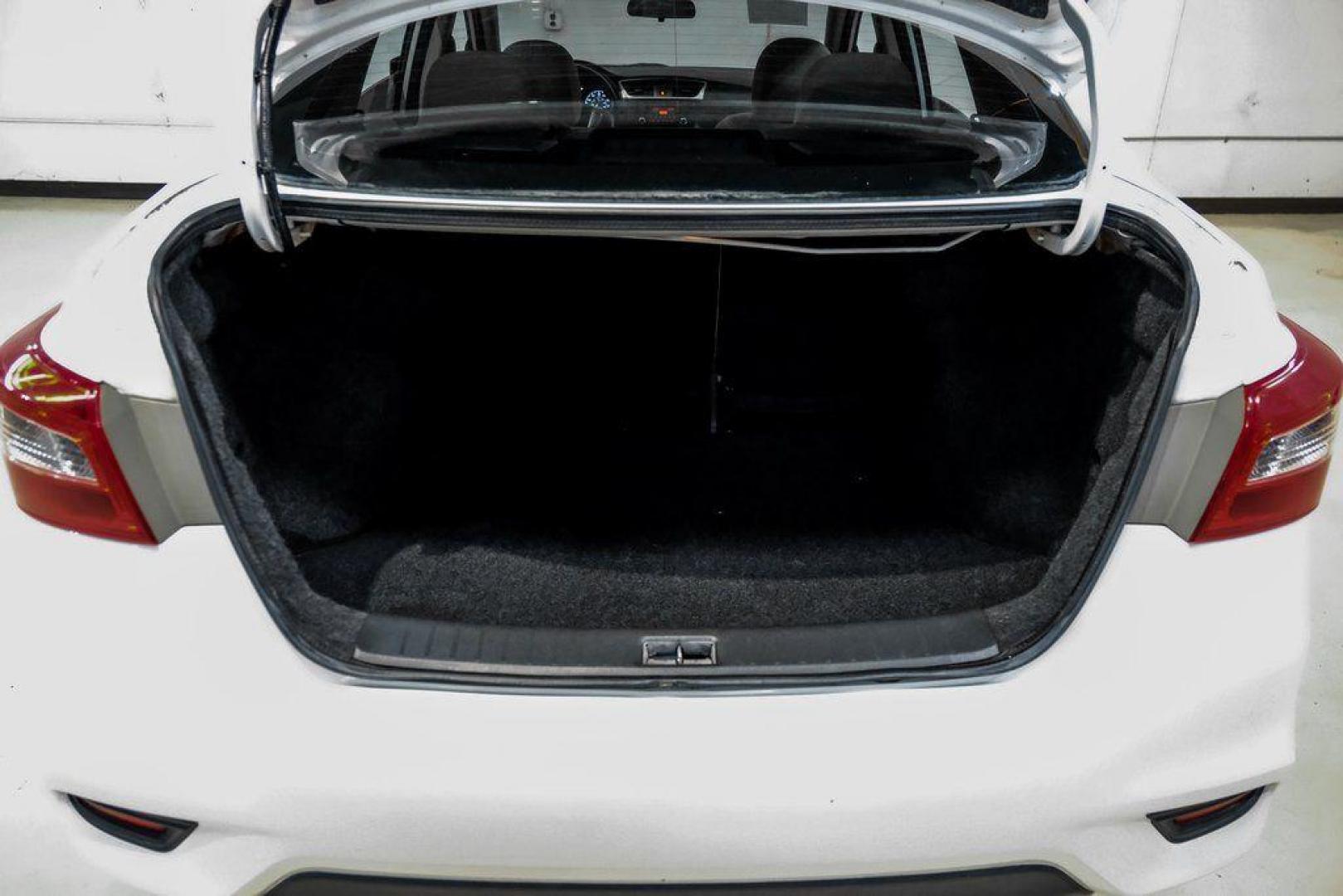 2016 Fresh Powder /Marble Gray Nissan Sentra S (3N1AB7AP3GY) with an 1.8L 4-Cylinder DOHC 16V engine, CVT transmission, located at 15300 Midway Rd., Addison, TX, 75001, (972) 702-0011, 32.958321, -96.838074 - Photo#47