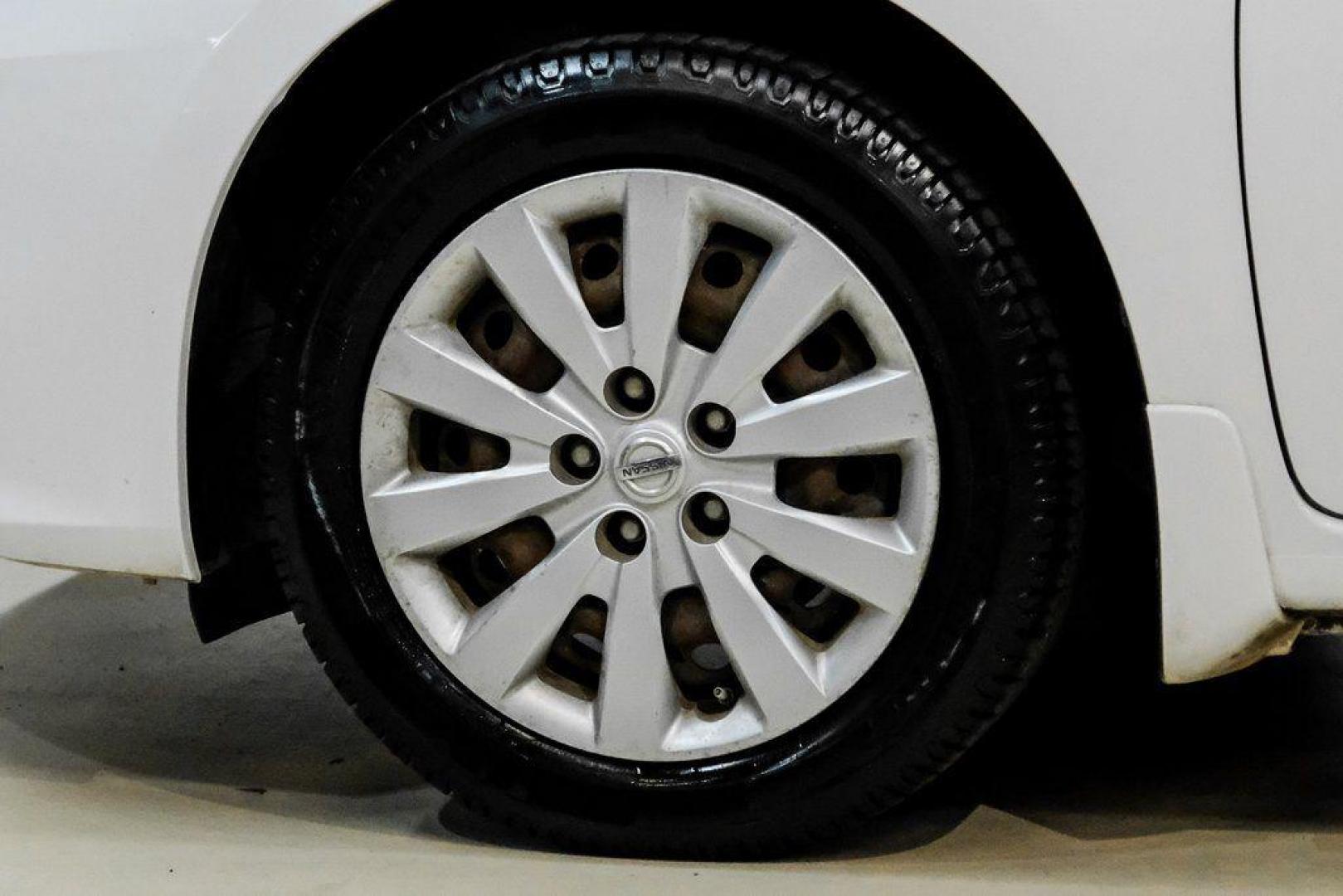 2016 Fresh Powder /Marble Gray Nissan Sentra S (3N1AB7AP3GY) with an 1.8L 4-Cylinder DOHC 16V engine, CVT transmission, located at 15300 Midway Rd., Addison, TX, 75001, (972) 702-0011, 32.958321, -96.838074 - Photo#48