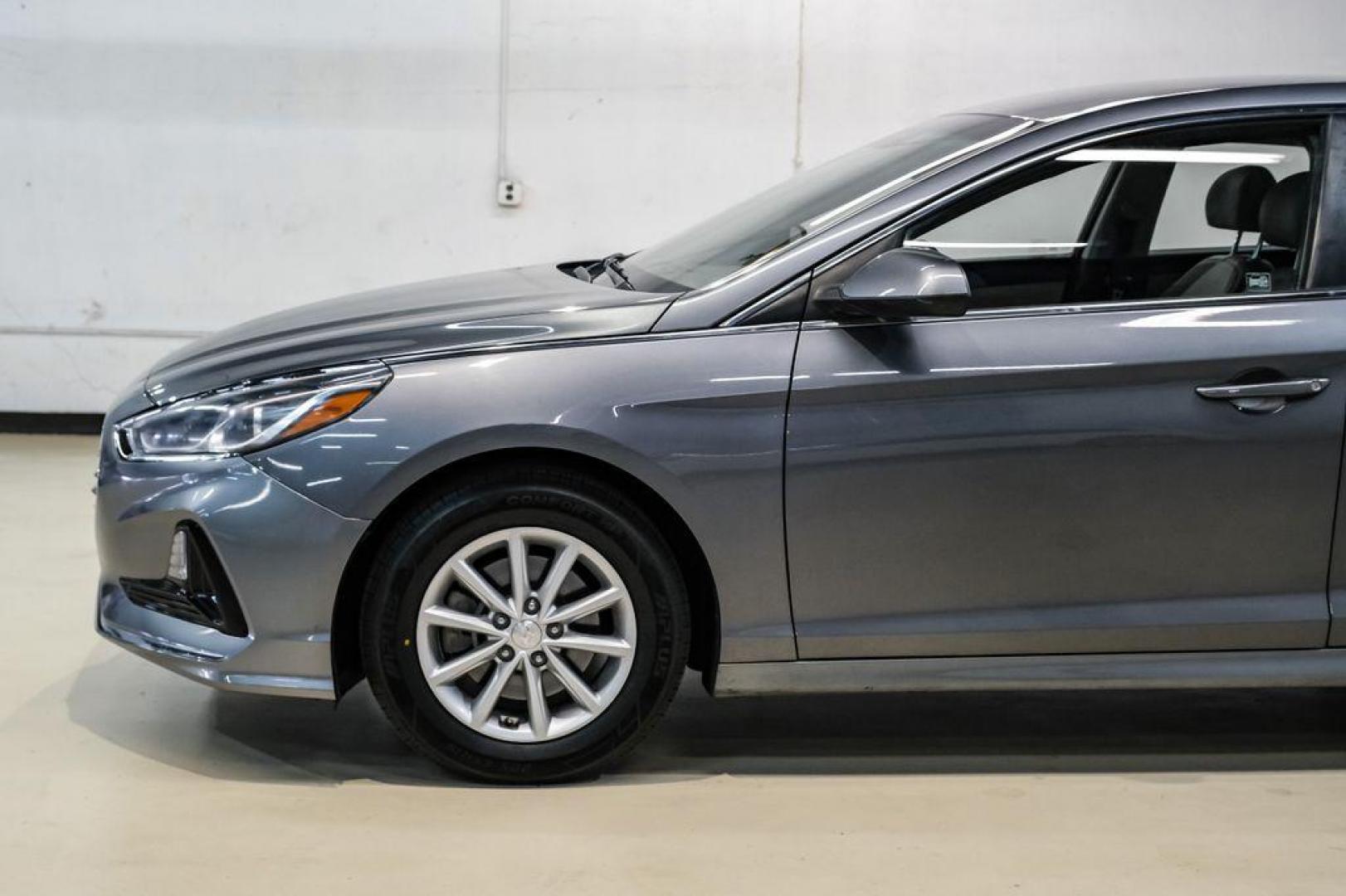 2019 Machine Gray /Gray Hyundai Sonata SE (5NPE24AF8KH) with an 2.4L I4 DGI DOHC 16V engine, Automatic transmission, located at 15300 Midway Rd., Addison, TX, 75001, (972) 702-0011, 32.958321, -96.838074 - Photo#11