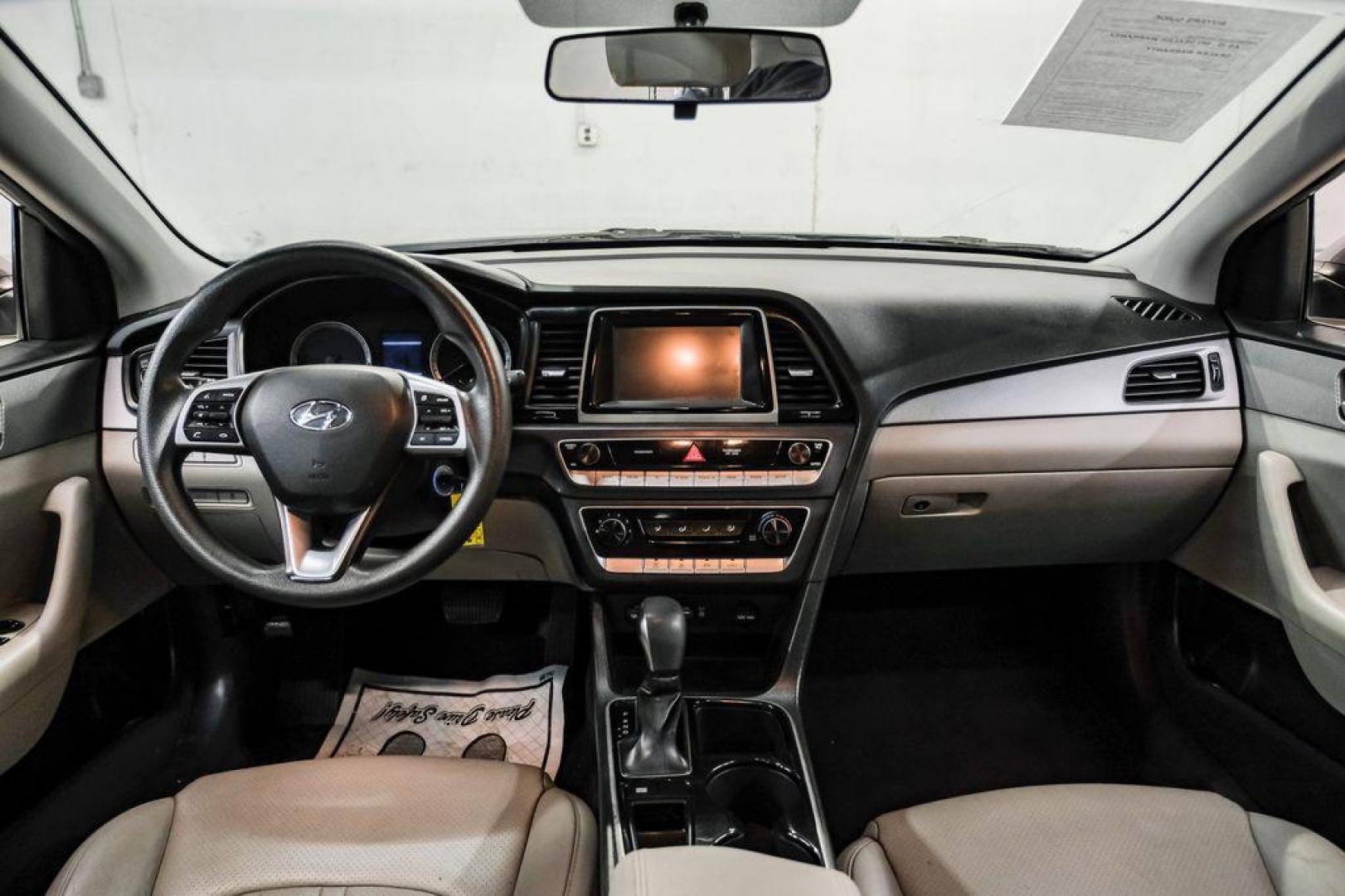 2019 Machine Gray /Gray Hyundai Sonata SE (5NPE24AF8KH) with an 2.4L I4 DGI DOHC 16V engine, Automatic transmission, located at 15300 Midway Rd., Addison, TX, 75001, (972) 702-0011, 32.958321, -96.838074 - Photo#15