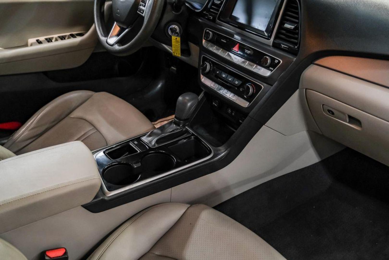 2019 Machine Gray /Gray Hyundai Sonata SE (5NPE24AF8KH) with an 2.4L I4 DGI DOHC 16V engine, Automatic transmission, located at 15300 Midway Rd., Addison, TX, 75001, (972) 702-0011, 32.958321, -96.838074 - Photo#25