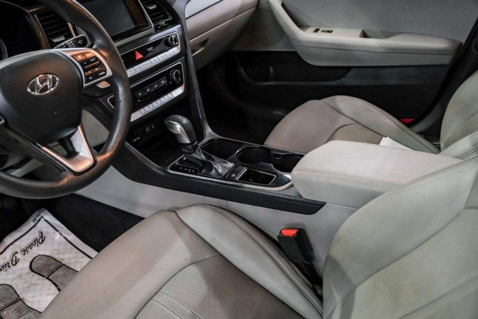 2019 Machine Gray /Gray Hyundai Sonata SE (5NPE24AF8KH) with an 2.4L I4 DGI DOHC 16V engine, Automatic transmission, located at 15300 Midway Rd., Addison, TX, 75001, (972) 702-0011, 32.958321, -96.838074 - Photo#26