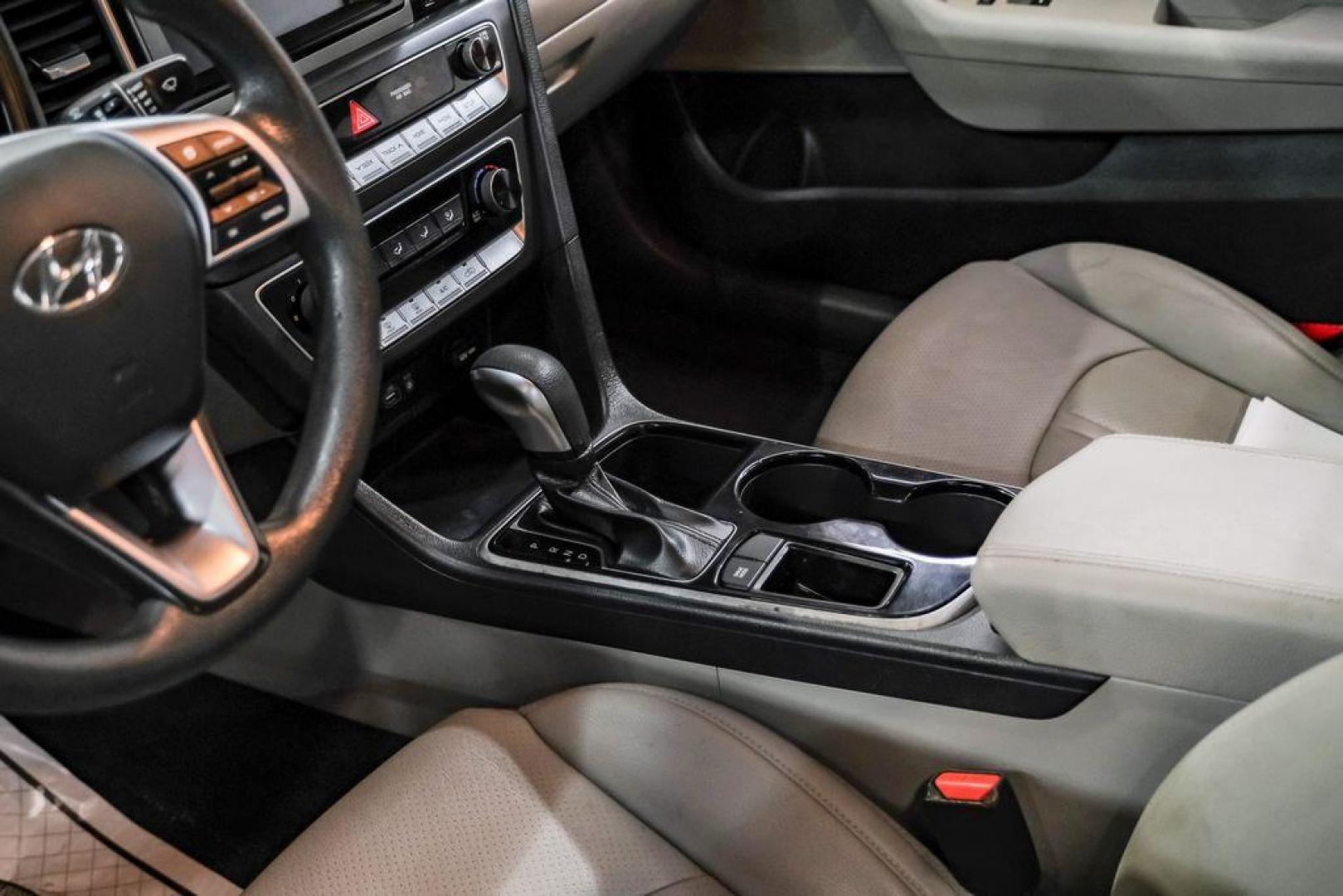 2019 Machine Gray /Gray Hyundai Sonata SE (5NPE24AF8KH) with an 2.4L I4 DGI DOHC 16V engine, Automatic transmission, located at 15300 Midway Rd., Addison, TX, 75001, (972) 702-0011, 32.958321, -96.838074 - Photo#27