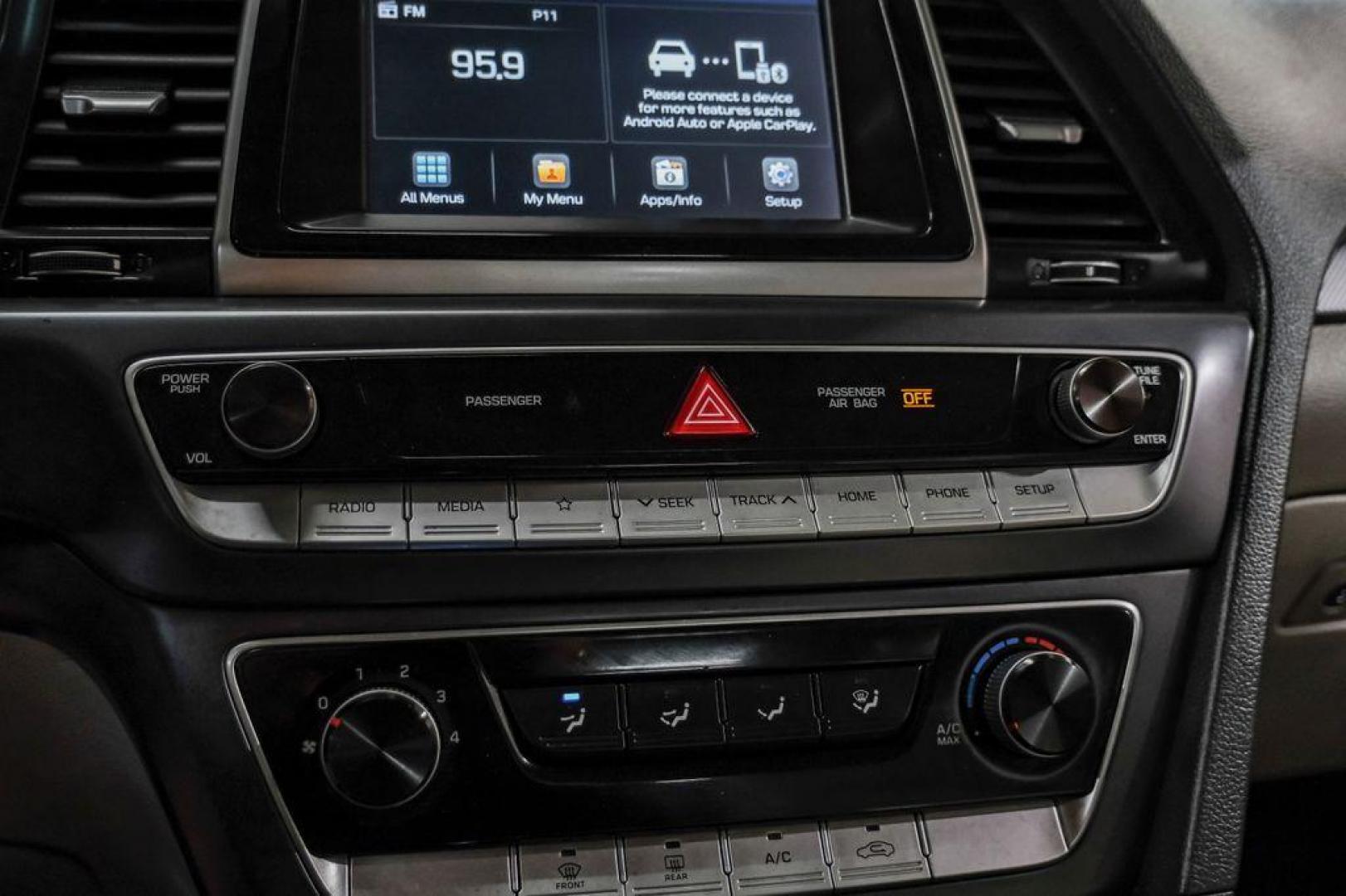 2019 Machine Gray /Gray Hyundai Sonata SE (5NPE24AF8KH) with an 2.4L I4 DGI DOHC 16V engine, Automatic transmission, located at 15300 Midway Rd., Addison, TX, 75001, (972) 702-0011, 32.958321, -96.838074 - Photo#29