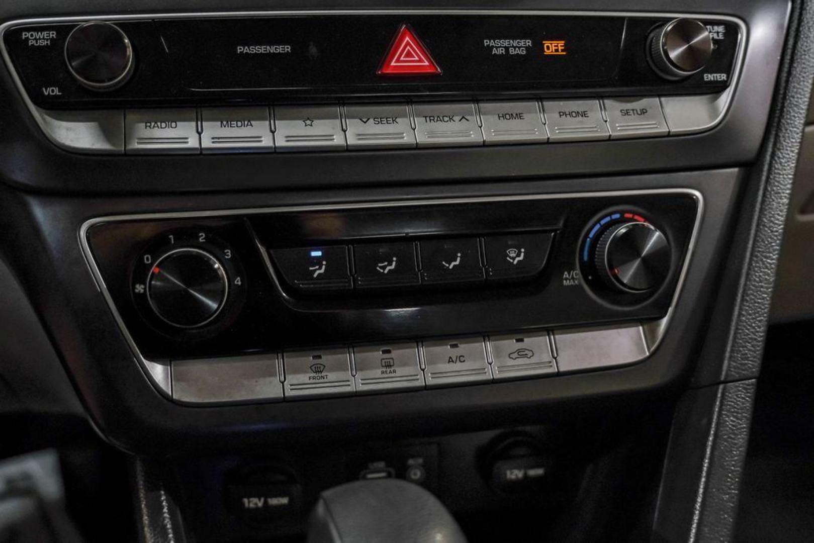 2019 Machine Gray /Gray Hyundai Sonata SE (5NPE24AF8KH) with an 2.4L I4 DGI DOHC 16V engine, Automatic transmission, located at 15300 Midway Rd., Addison, TX, 75001, (972) 702-0011, 32.958321, -96.838074 - Photo#30