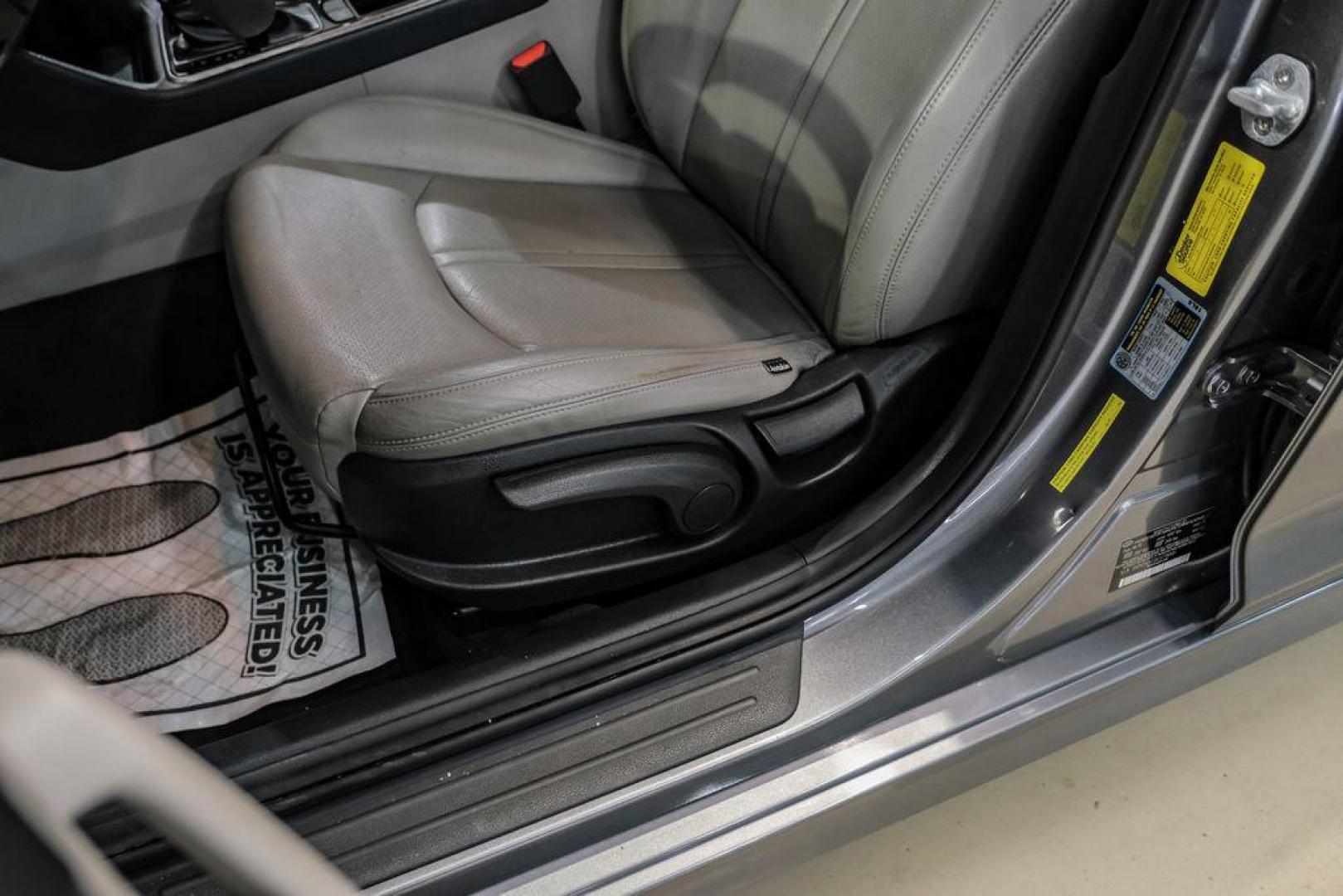 2019 Machine Gray /Gray Hyundai Sonata SE (5NPE24AF8KH) with an 2.4L I4 DGI DOHC 16V engine, Automatic transmission, located at 15300 Midway Rd., Addison, TX, 75001, (972) 702-0011, 32.958321, -96.838074 - Photo#32