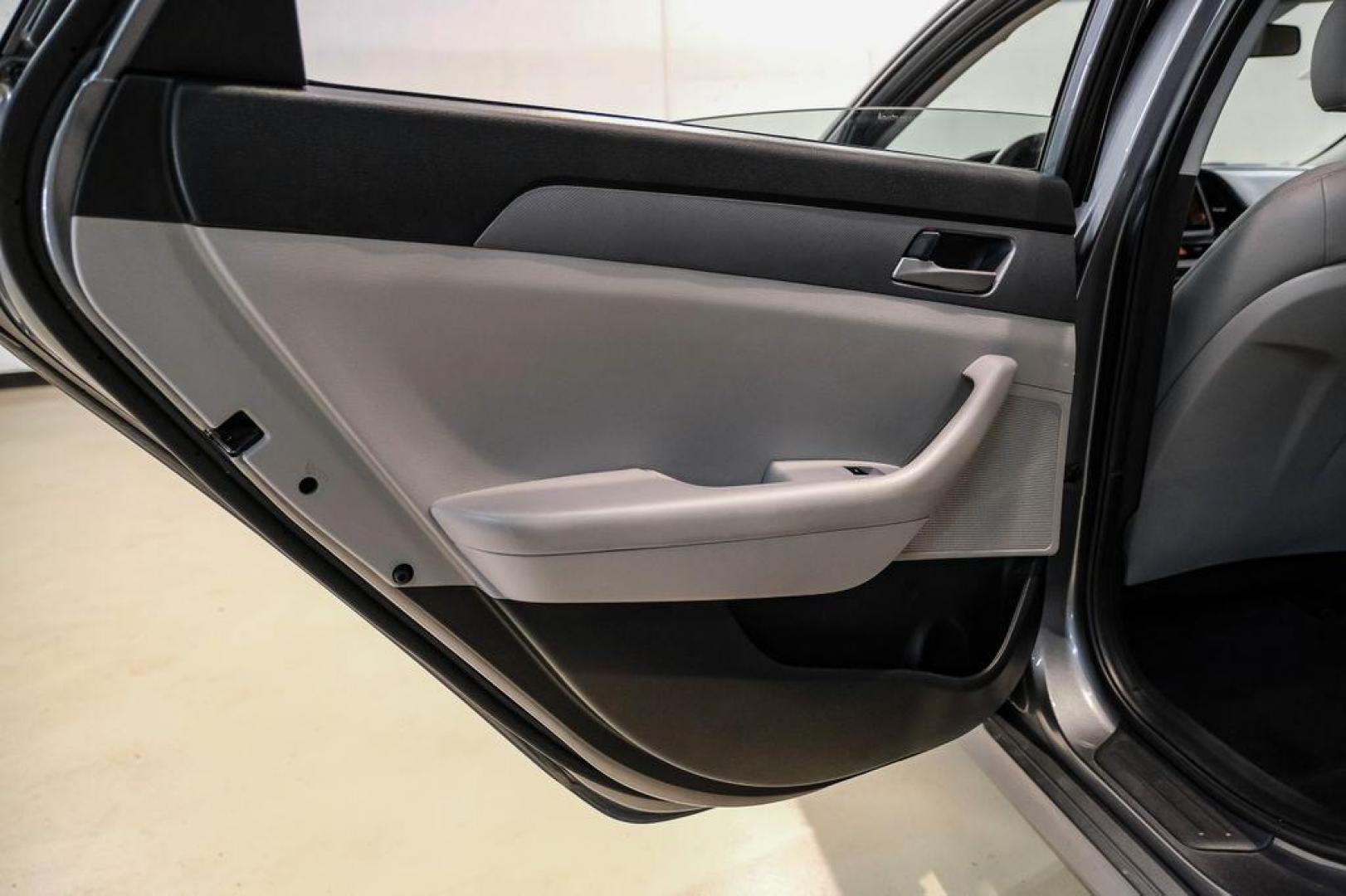 2019 Machine Gray /Gray Hyundai Sonata SE (5NPE24AF8KH) with an 2.4L I4 DGI DOHC 16V engine, Automatic transmission, located at 15300 Midway Rd., Addison, TX, 75001, (972) 702-0011, 32.958321, -96.838074 - Photo#44