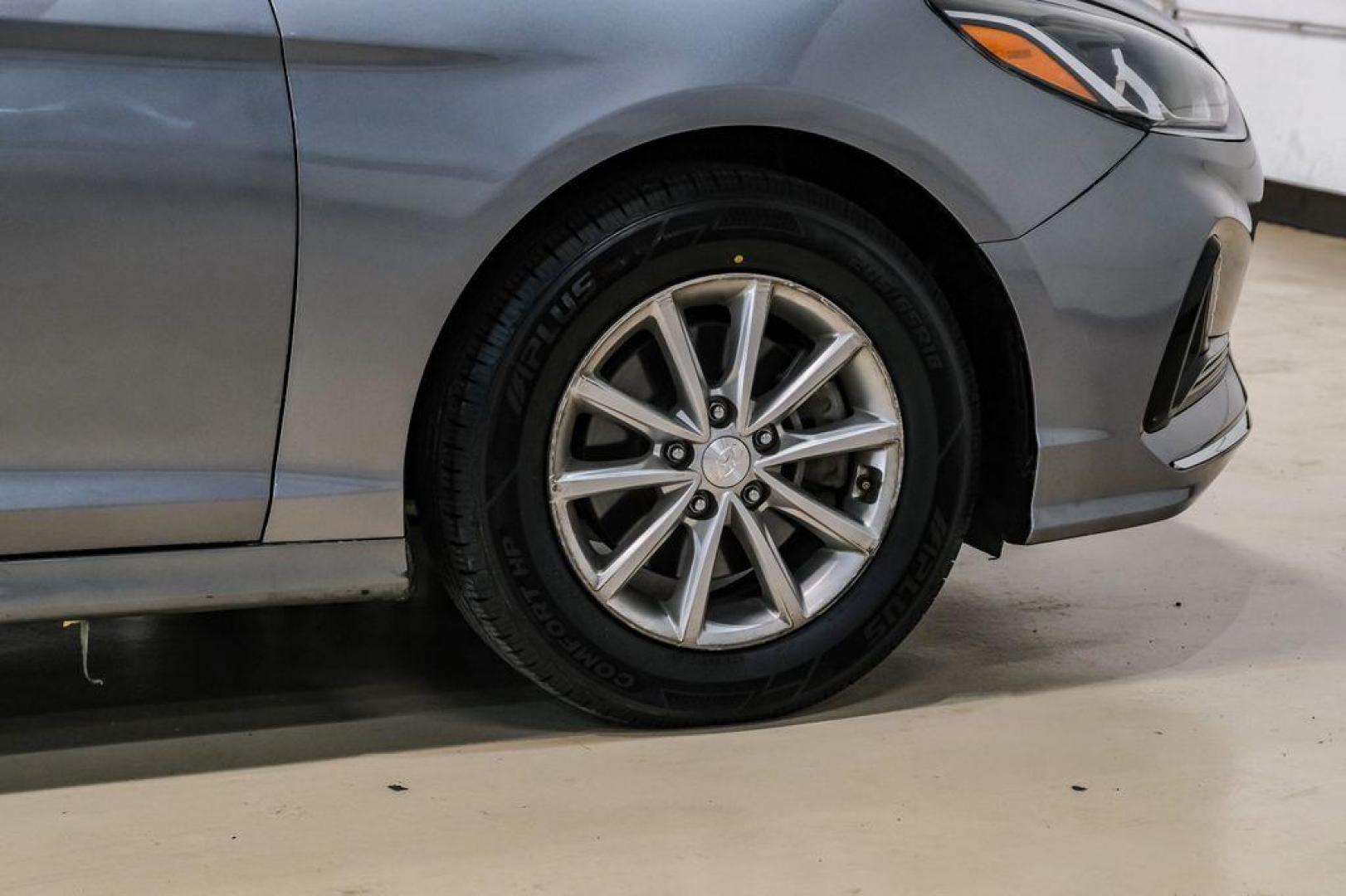 2019 Machine Gray /Gray Hyundai Sonata SE (5NPE24AF8KH) with an 2.4L I4 DGI DOHC 16V engine, Automatic transmission, located at 15300 Midway Rd., Addison, TX, 75001, (972) 702-0011, 32.958321, -96.838074 - Photo#54