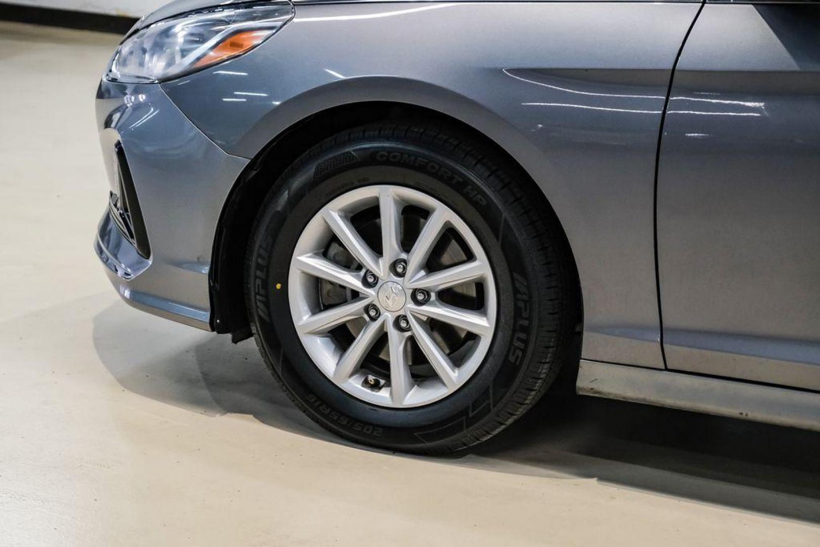 2019 Machine Gray /Gray Hyundai Sonata SE (5NPE24AF8KH) with an 2.4L I4 DGI DOHC 16V engine, Automatic transmission, located at 15300 Midway Rd., Addison, TX, 75001, (972) 702-0011, 32.958321, -96.838074 - Photo#55