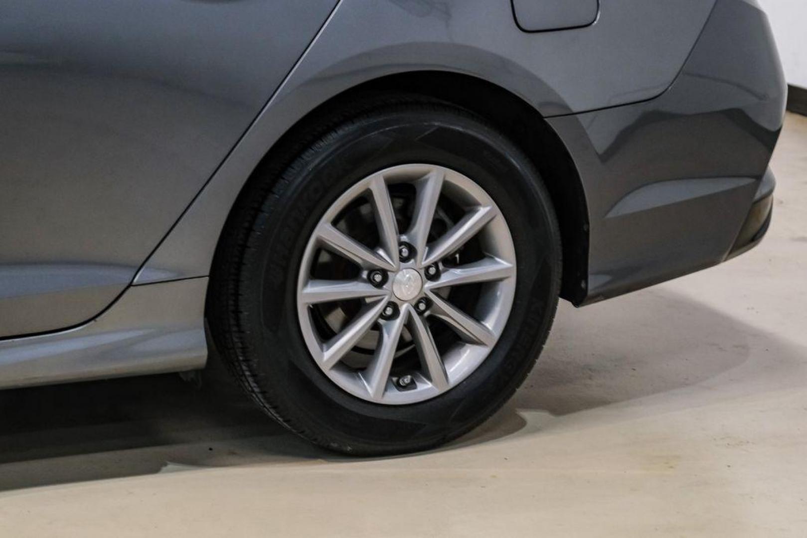 2019 Machine Gray /Gray Hyundai Sonata SE (5NPE24AF8KH) with an 2.4L I4 DGI DOHC 16V engine, Automatic transmission, located at 15300 Midway Rd., Addison, TX, 75001, (972) 702-0011, 32.958321, -96.838074 - Photo#56