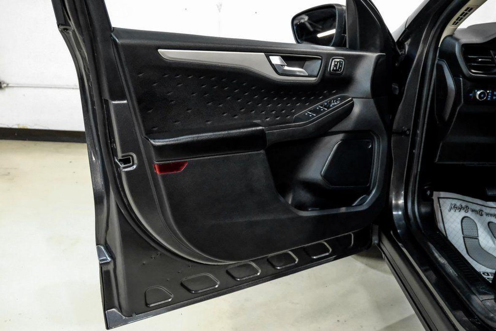 2020 Magnetic /Ebony Ford Escape SEL (1FMCU0H62LU) with an 1.5L EcoBoost engine, Automatic transmission, located at 15300 Midway Rd., Addison, TX, 75001, (972) 702-0011, 32.958321, -96.838074 - Photo#40